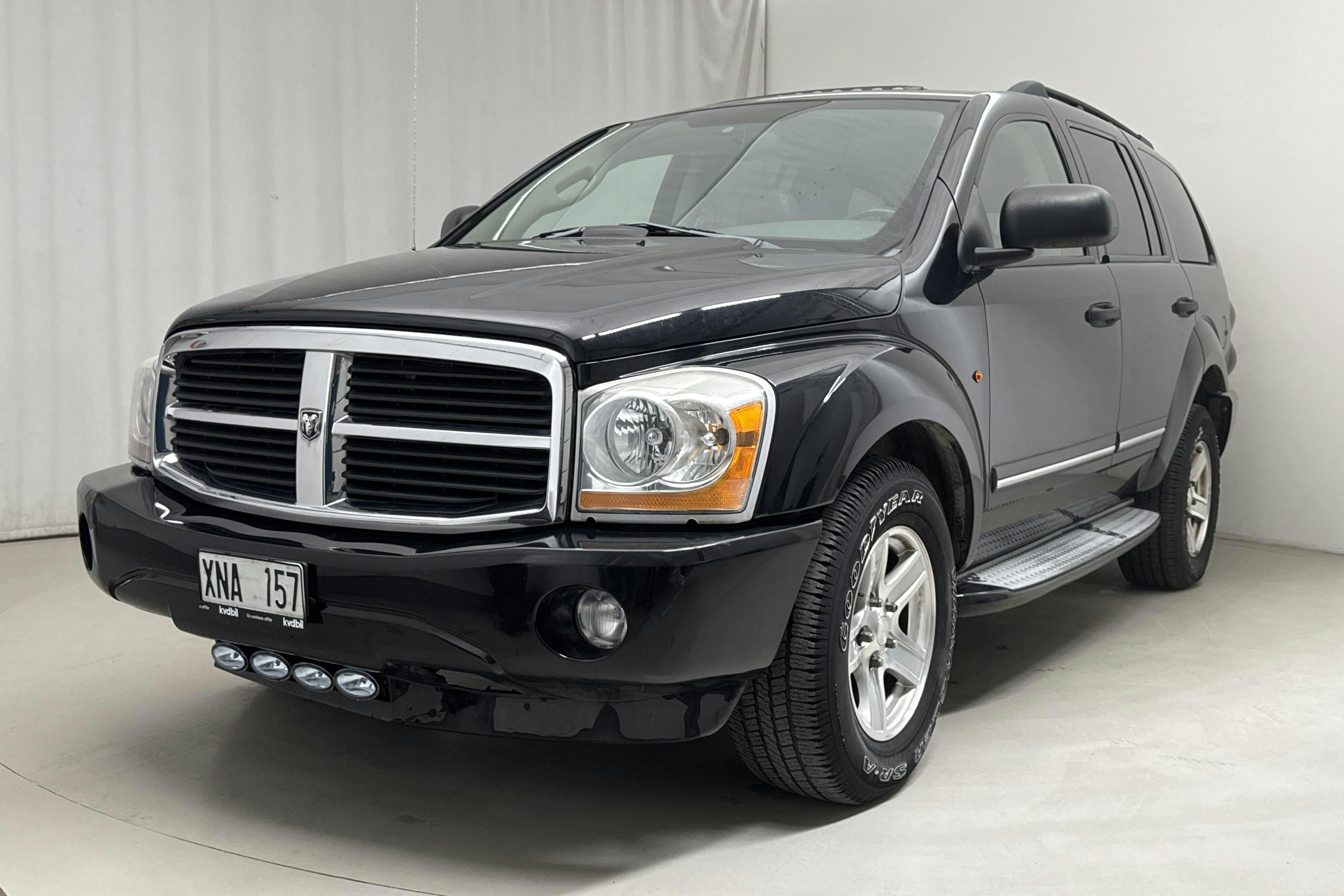 Dodge Durango 5.7 L Hemi V8 4WD (340hk) - 80 540 km - Automaattinen - musta - 2004