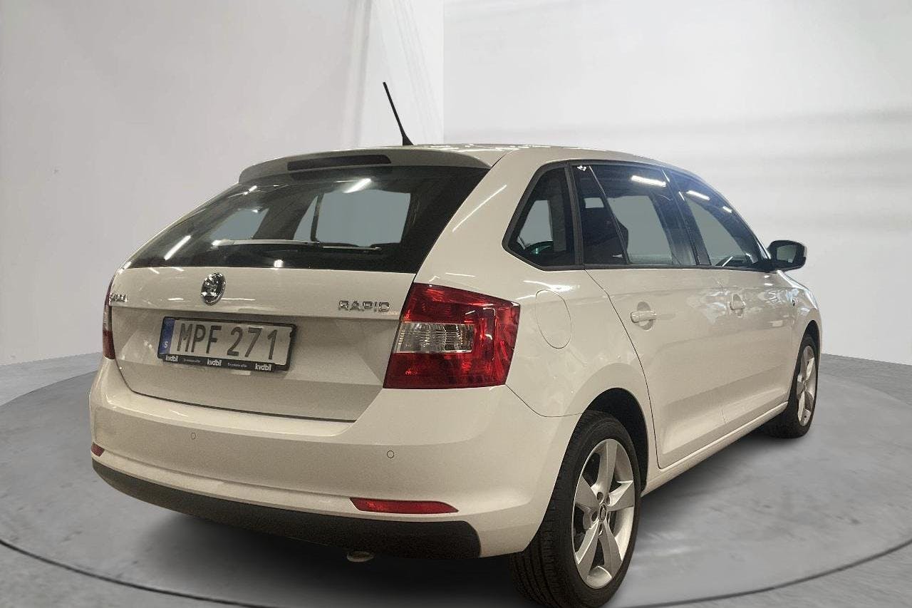 Skoda Rapid 1.2 TSI Spaceback (105hk) - 94 010 km - Käsitsi - valge - 2015