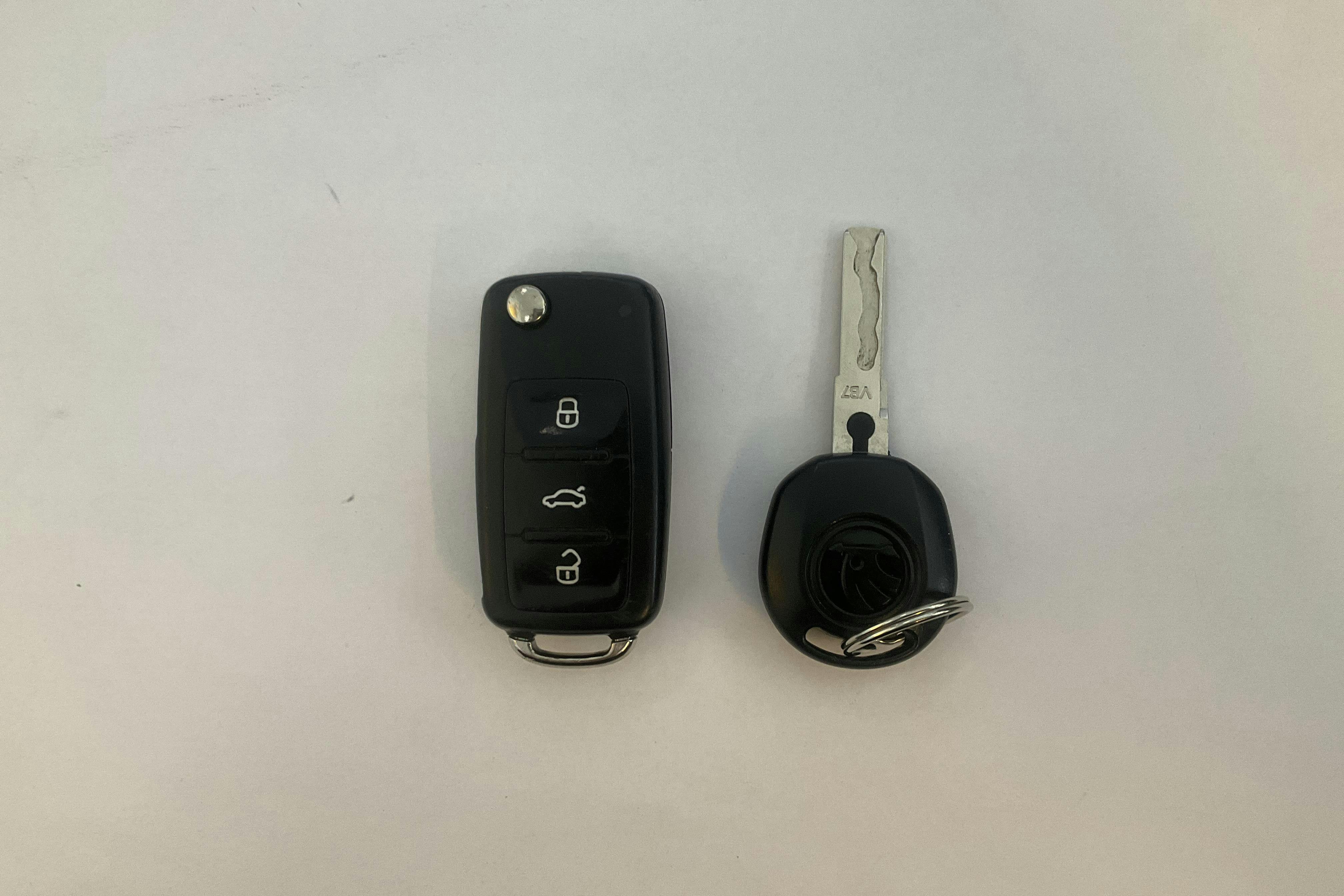 Skoda Rapid 1.2 TSI Spaceback (105hk) - 94 010 km - Käsitsi - valge - 2015