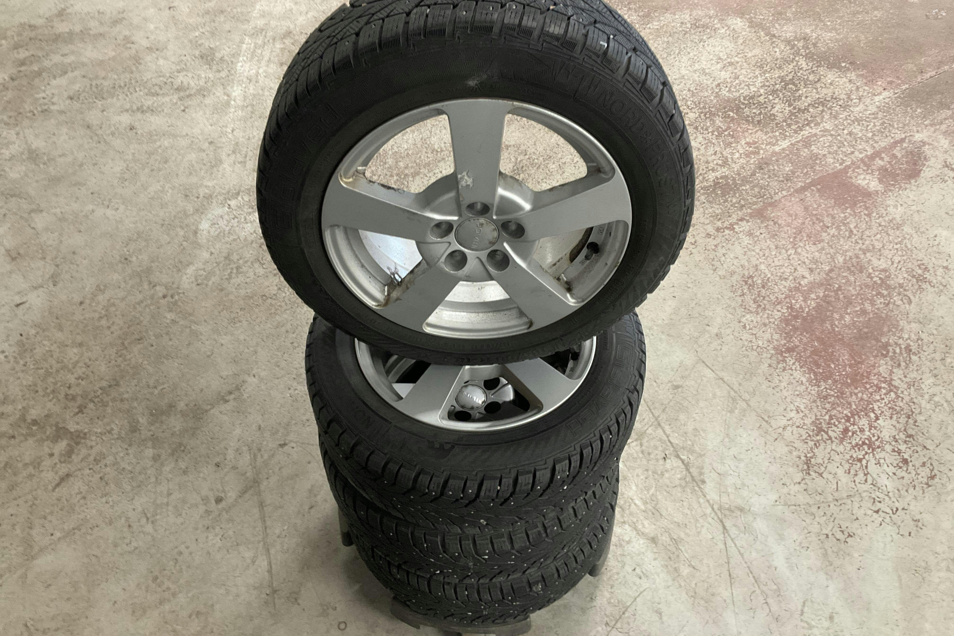 Skoda Rapid 1.2 TSI Spaceback (105hk) - 94 010 km - Käsitsi - valge - 2015
