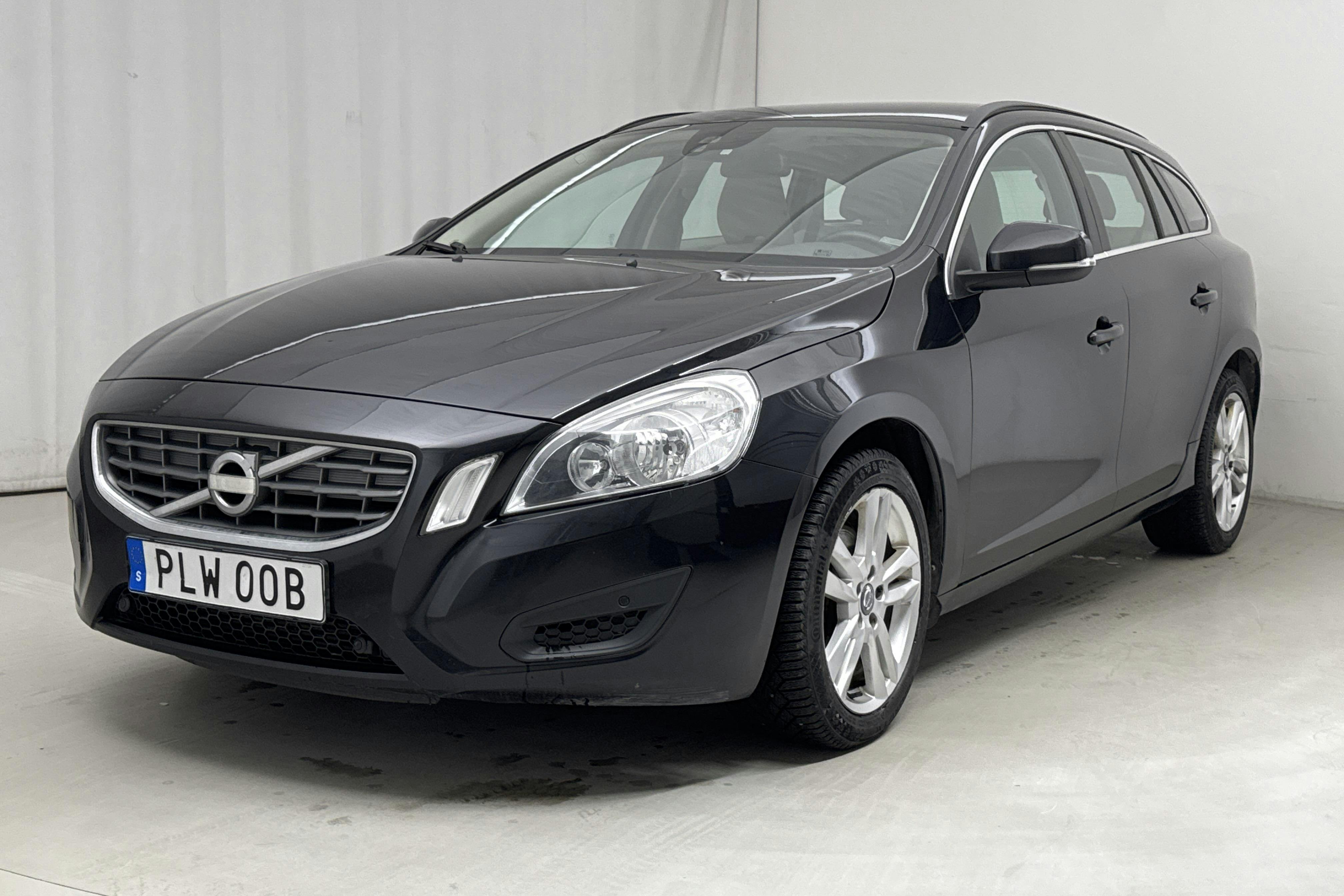 Volvo V60 D2 (115hk) - 207 910 km - Manual - black - 2013