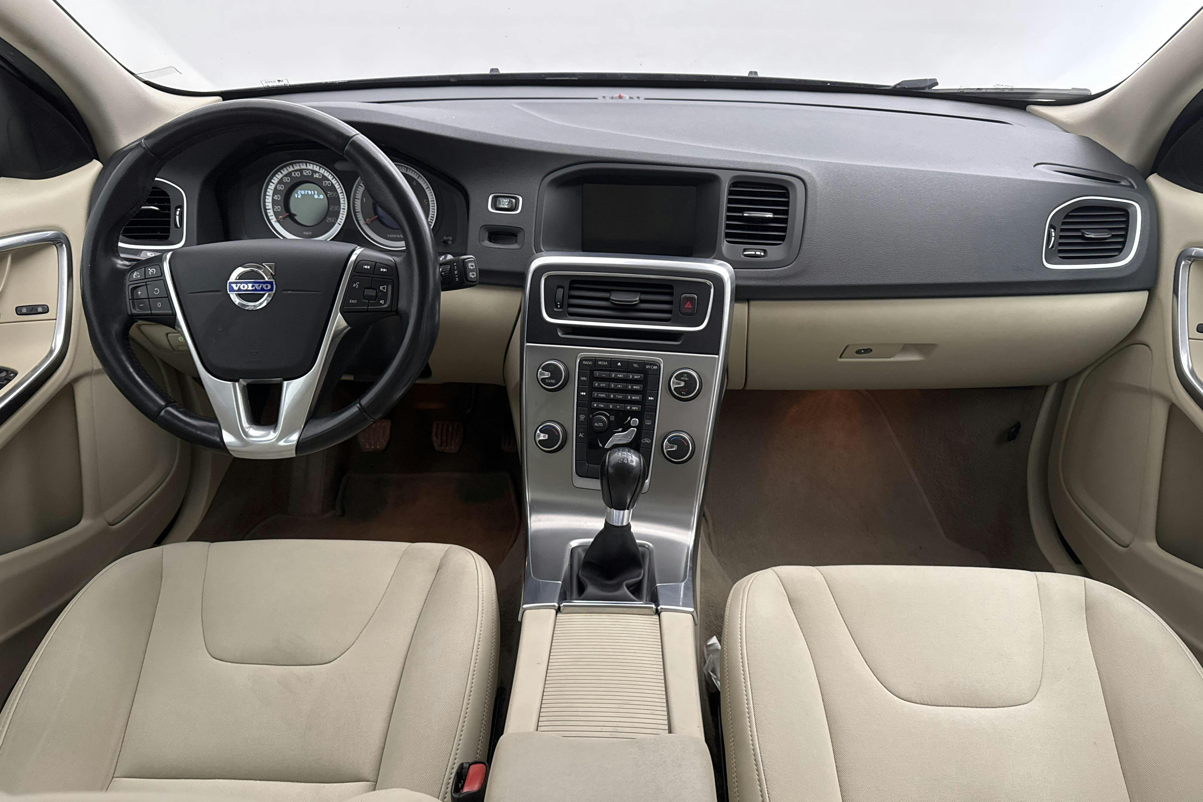 Volvo V60 D2 (115hk) - 207 910 km - Manual - black - 2013