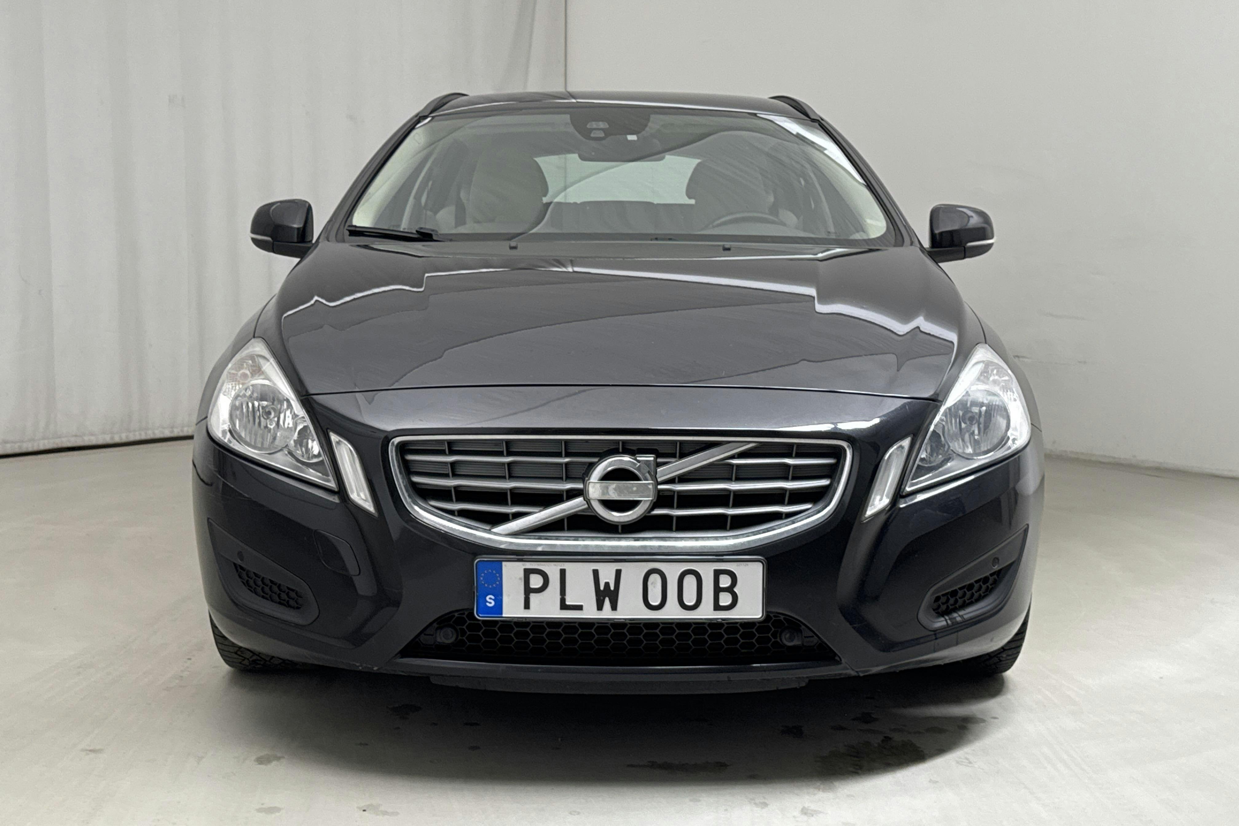 Volvo V60 D2 (115hk) - 207 910 km - Manual - black - 2013