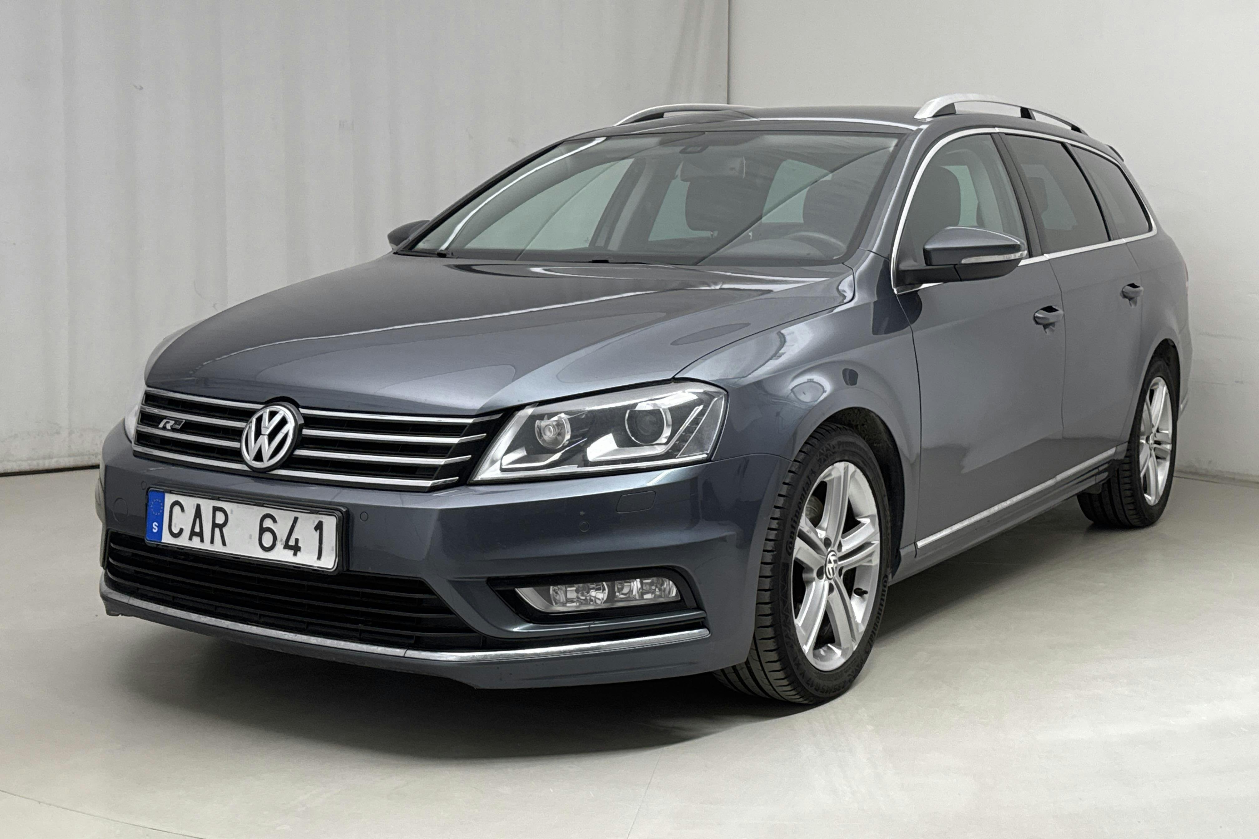 VW Passat 2.0 TDI BlueMotion Technology Variant 4Motion (177hk) - 170 370 km - Automatic - Light Grey - 2014