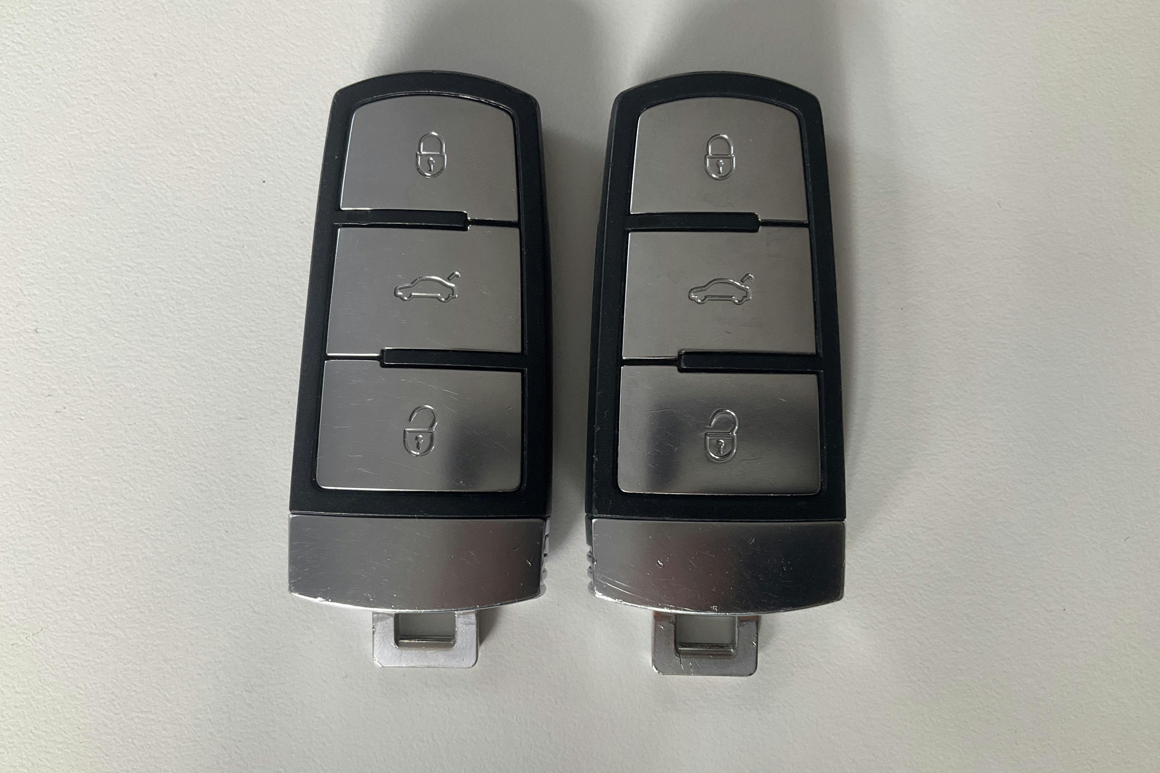 VW Passat 2.0 TDI BlueMotion Technology Variant 4Motion (177hk) - 170 370 km - Automatic - Light Grey - 2014