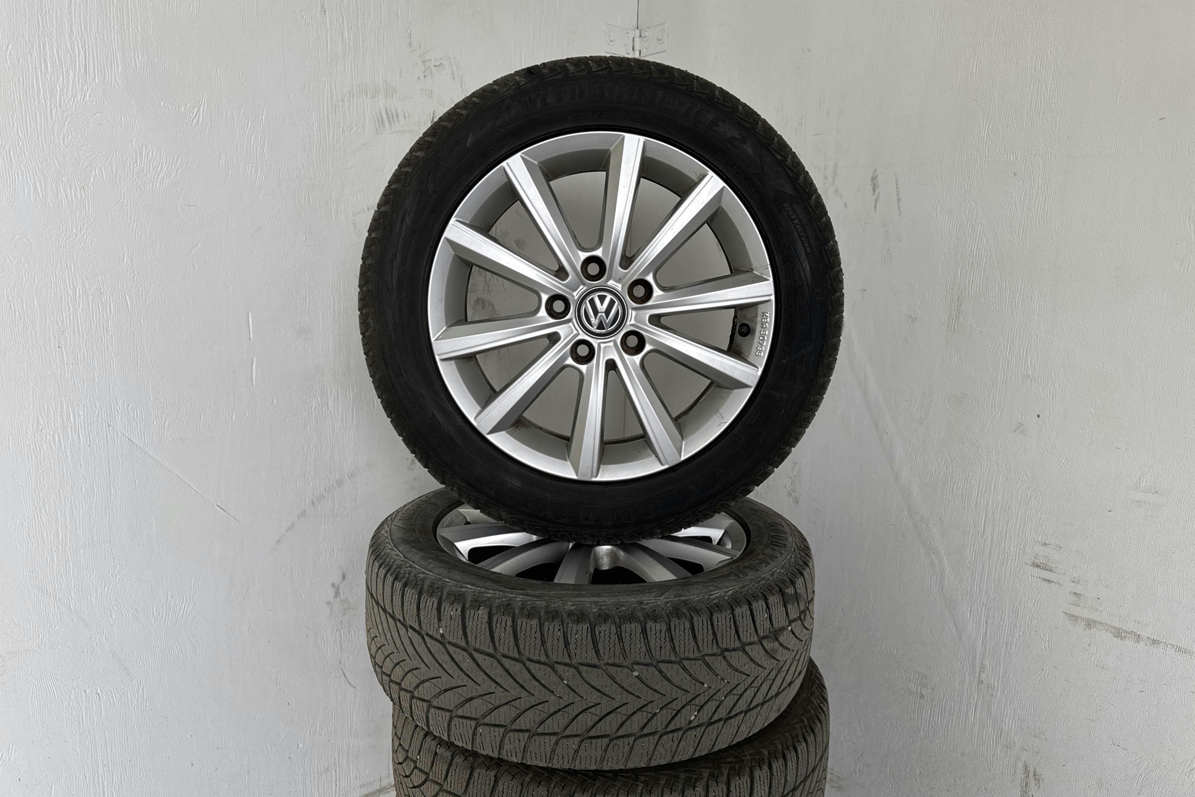 VW Passat 2.0 TDI BlueMotion Technology Variant 4Motion (177hk) - 170 370 km - Automatic - Light Grey - 2014