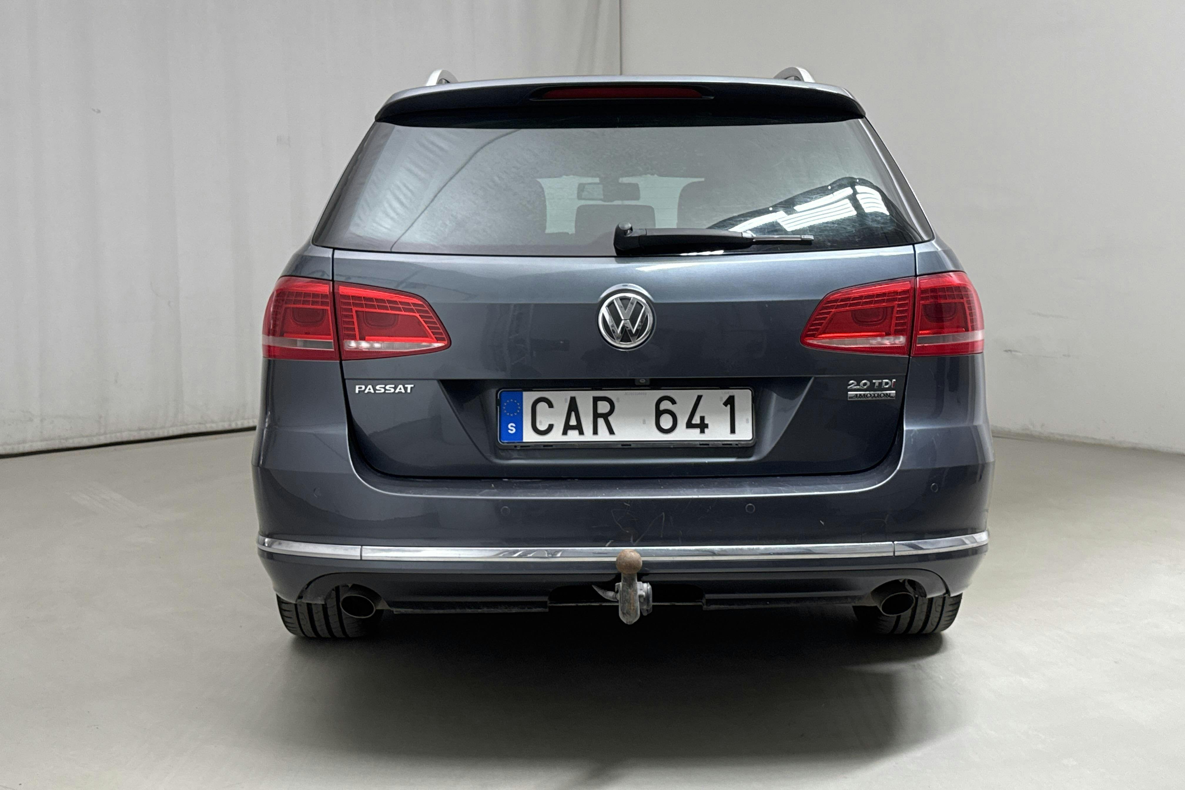 VW Passat 2.0 TDI BlueMotion Technology Variant 4Motion (177hk) - 170 370 km - Automatic - Light Grey - 2014