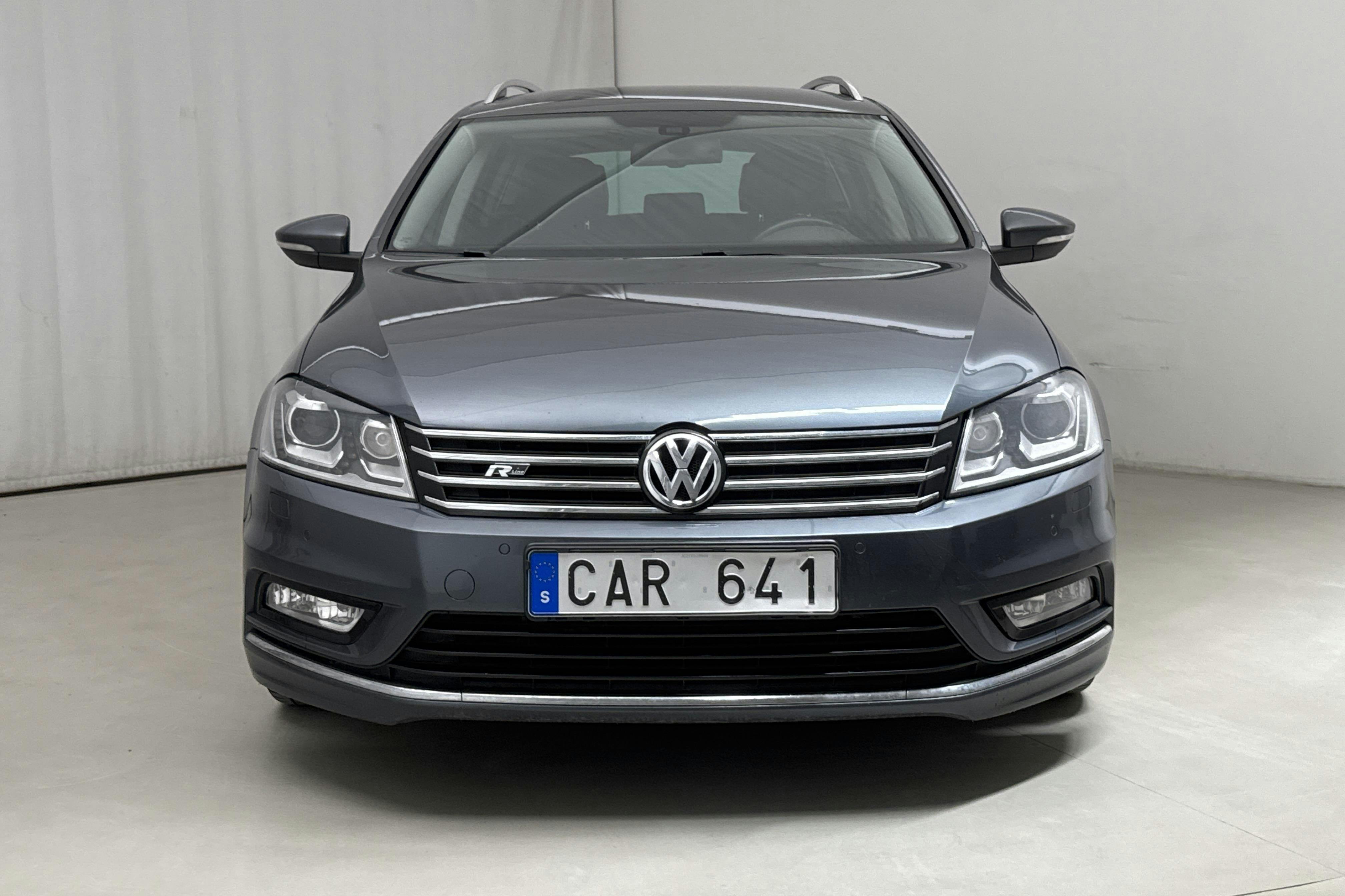 VW Passat 2.0 TDI BlueMotion Technology Variant 4Motion (177hk) - 170 370 km - Automatic - Light Grey - 2014