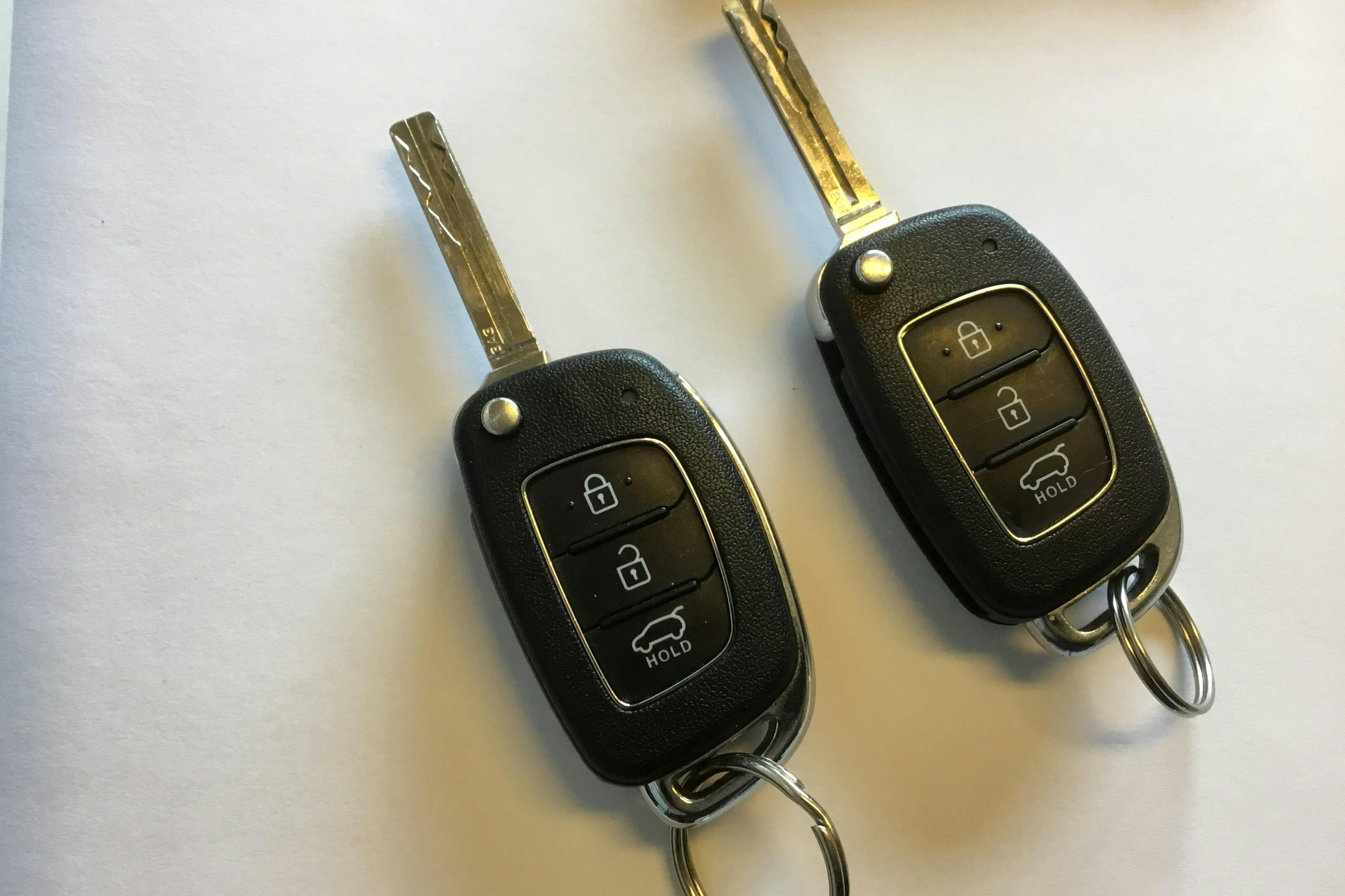 Hyundai i20 1.2 (75hk) - 7 689 mil - Manuell - vit - 2018