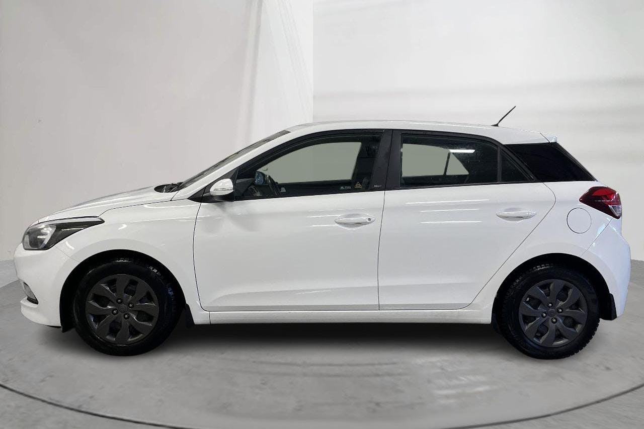 Hyundai i20 1.2 (75hk) - 7 689 mil - Manuell - vit - 2018