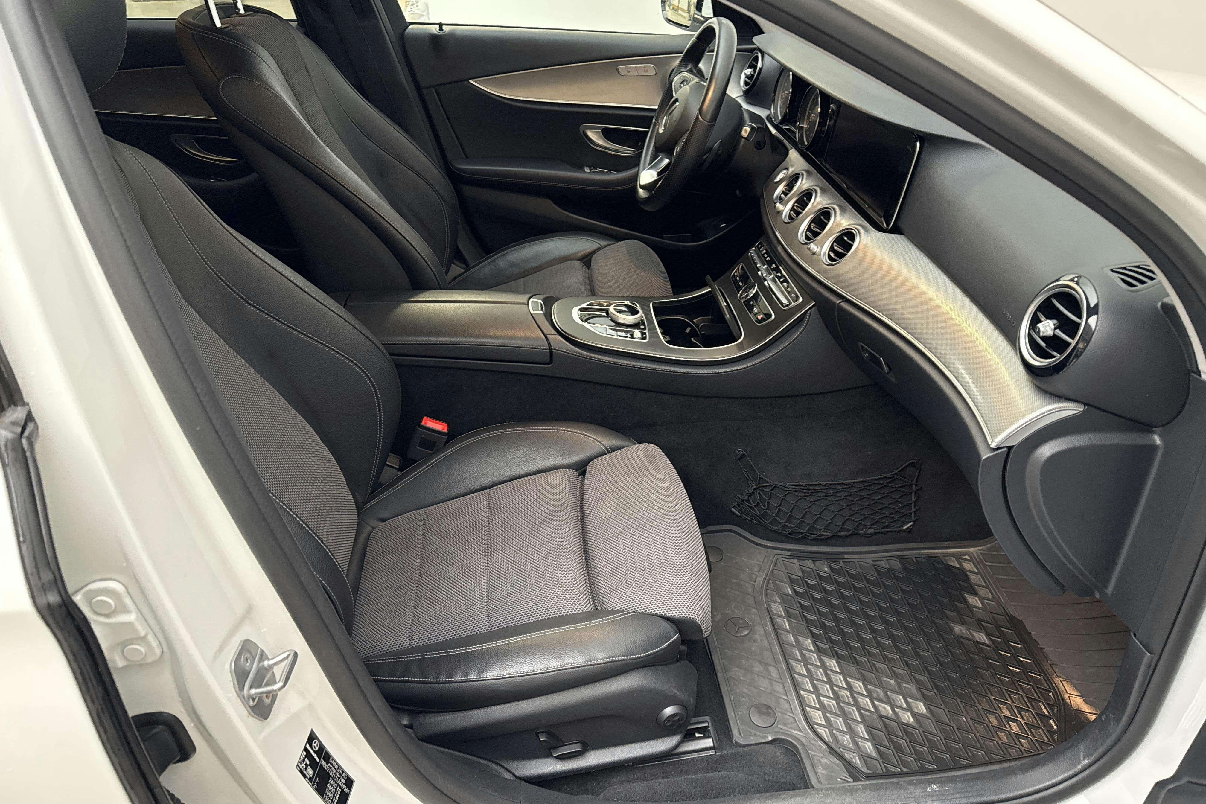 Mercedes E 200 d Kombi S213 (150hk) - 101 270 km - Automatic - white - 2018