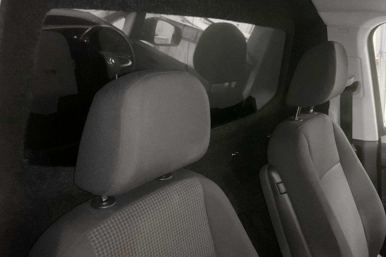 VW Caddy Cargo 2.0 TDI Skåp (122hk) - 85 370 km - Automatyczna - szary - 2021