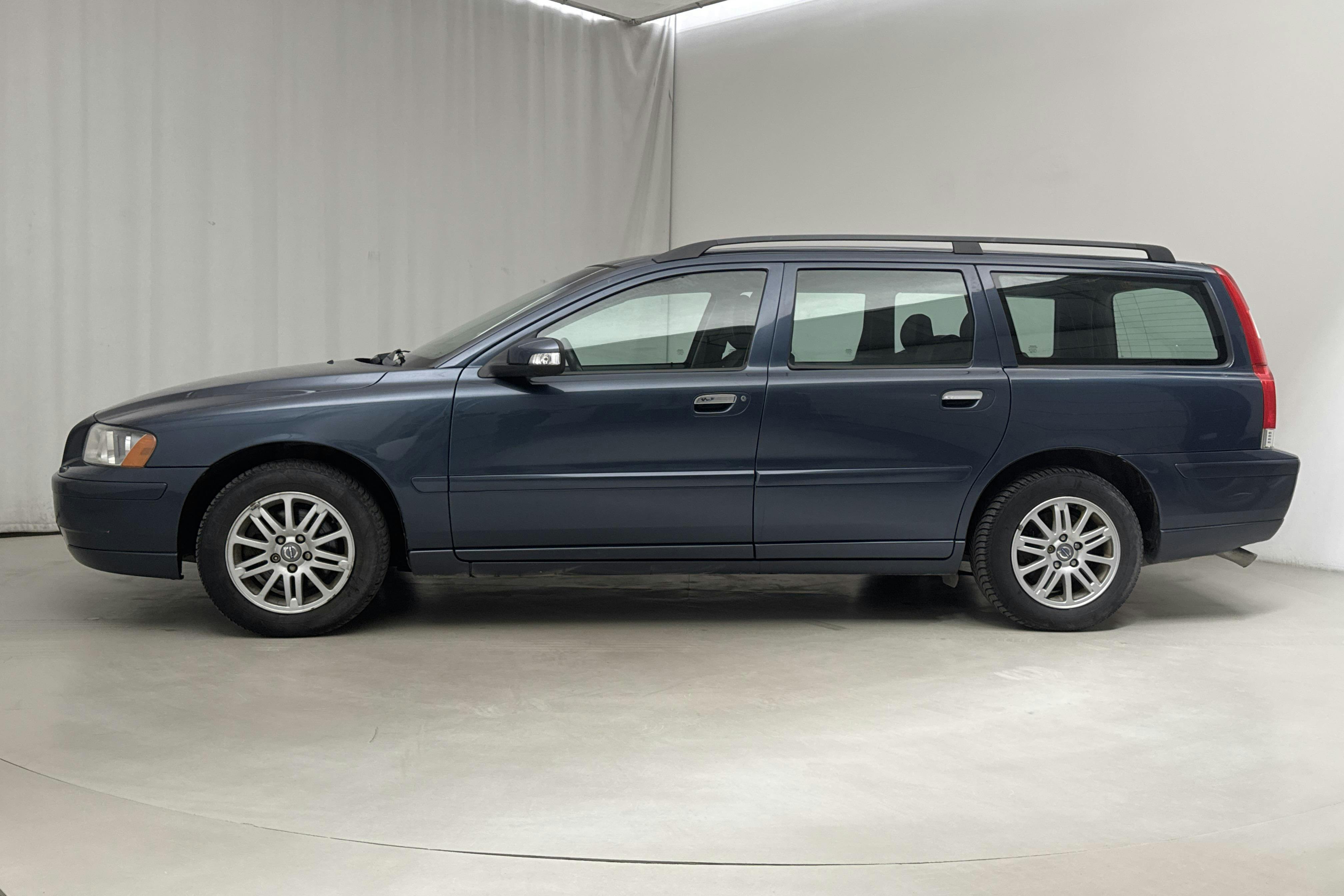 Volvo V70 2.4 (170hk) - 19 275 mil - Manuell - blå - 2008