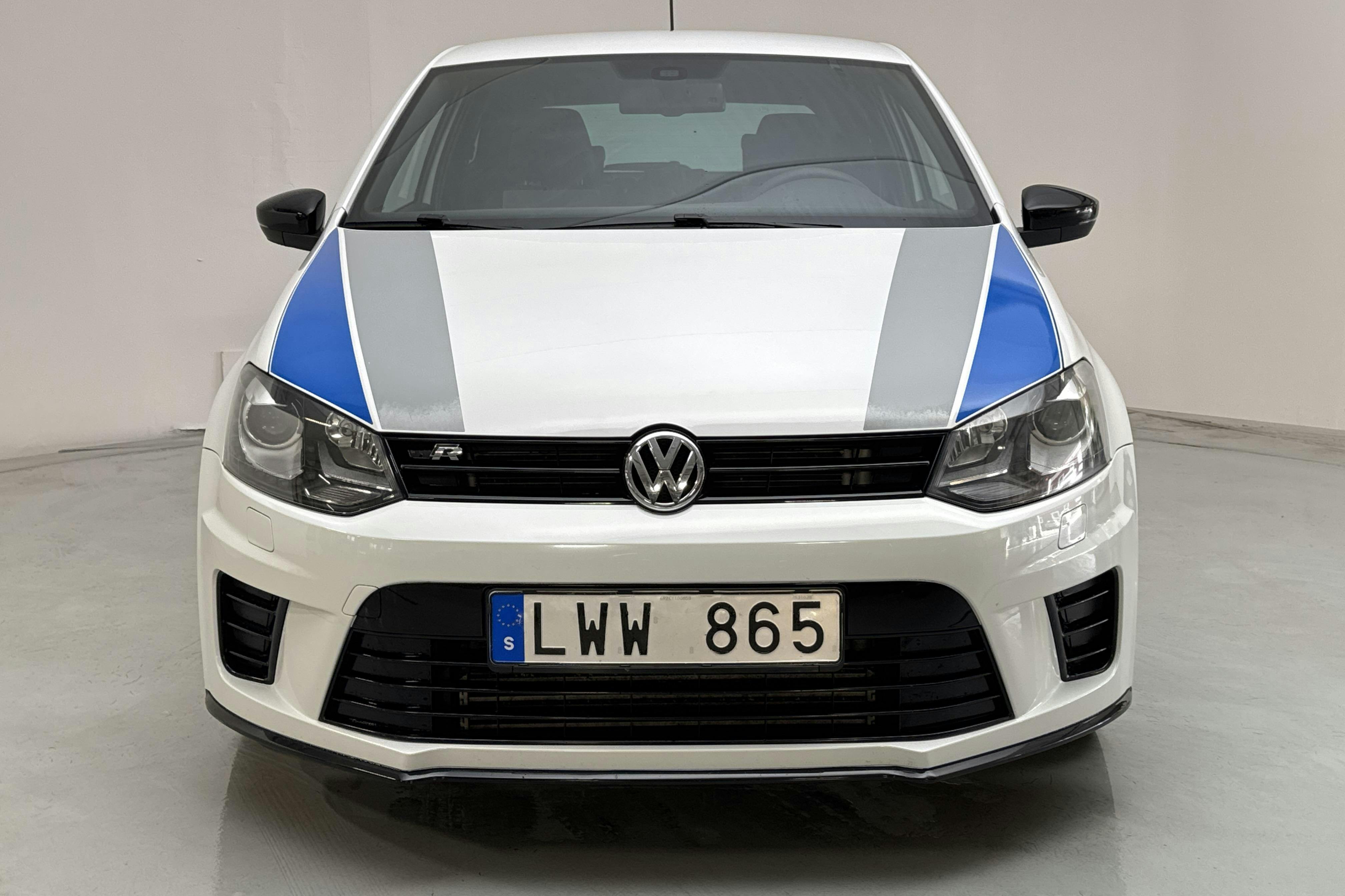 VW Polo 2.0 TSI 3dr (220hk) - 9 823 mil - Manuell - vit - 2014