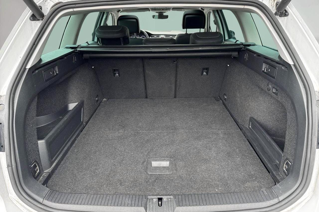 VW Passat Alltrack 2.0 TDI Sportscombi 4Motion (200hk) - 107 150 km - Automatic - white - 2021