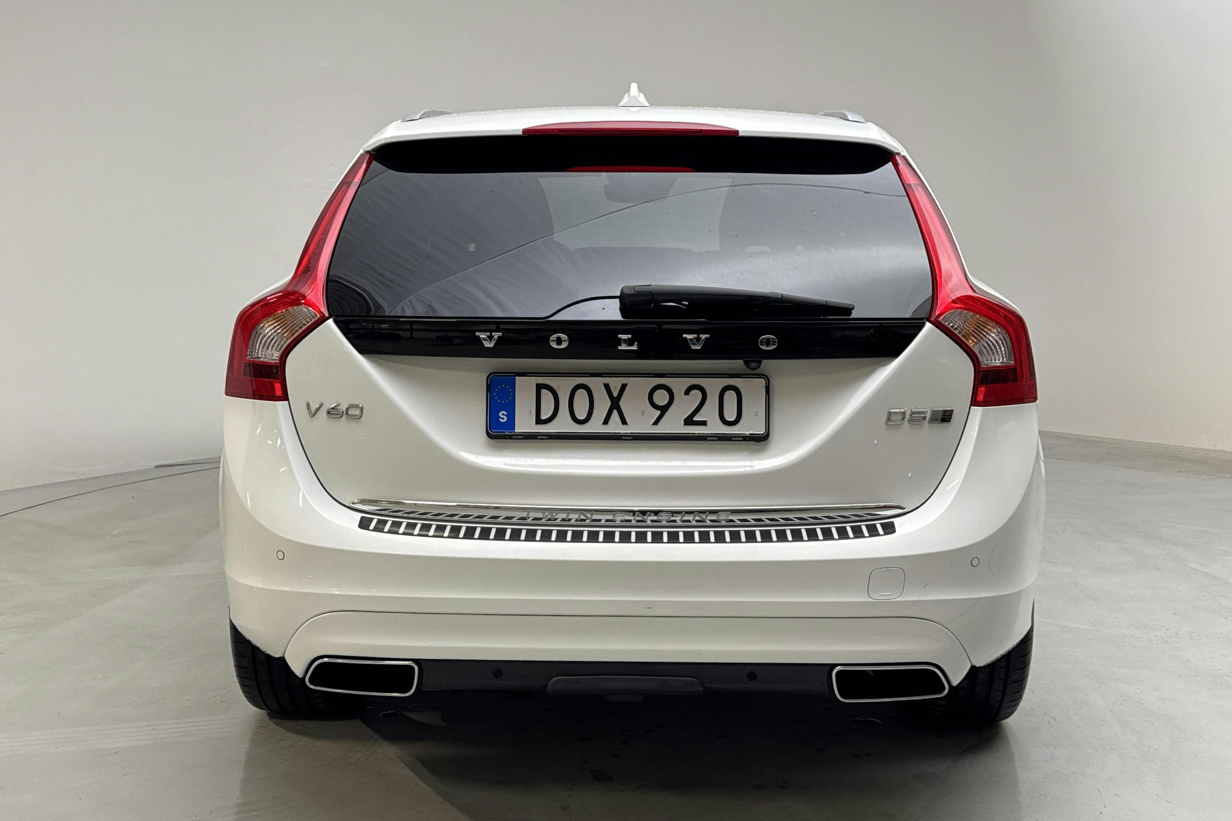 Volvo V60 D5 AWD Twin Engine (163hk) - 166 190 km - Automatic - white - 2018