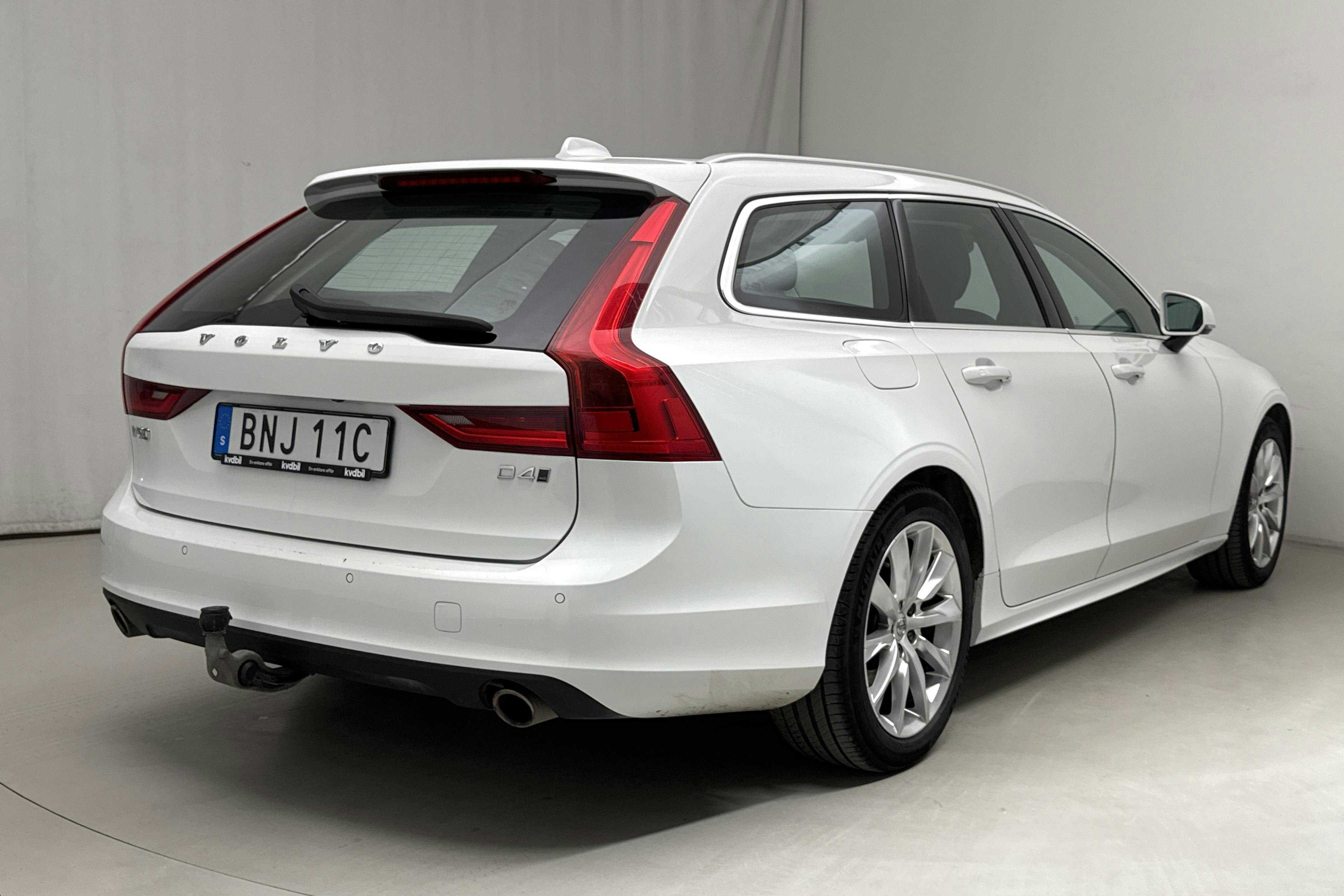 Volvo V90 D4 AWD (190hk) - 12 760 mil - Automat - vit - 2020