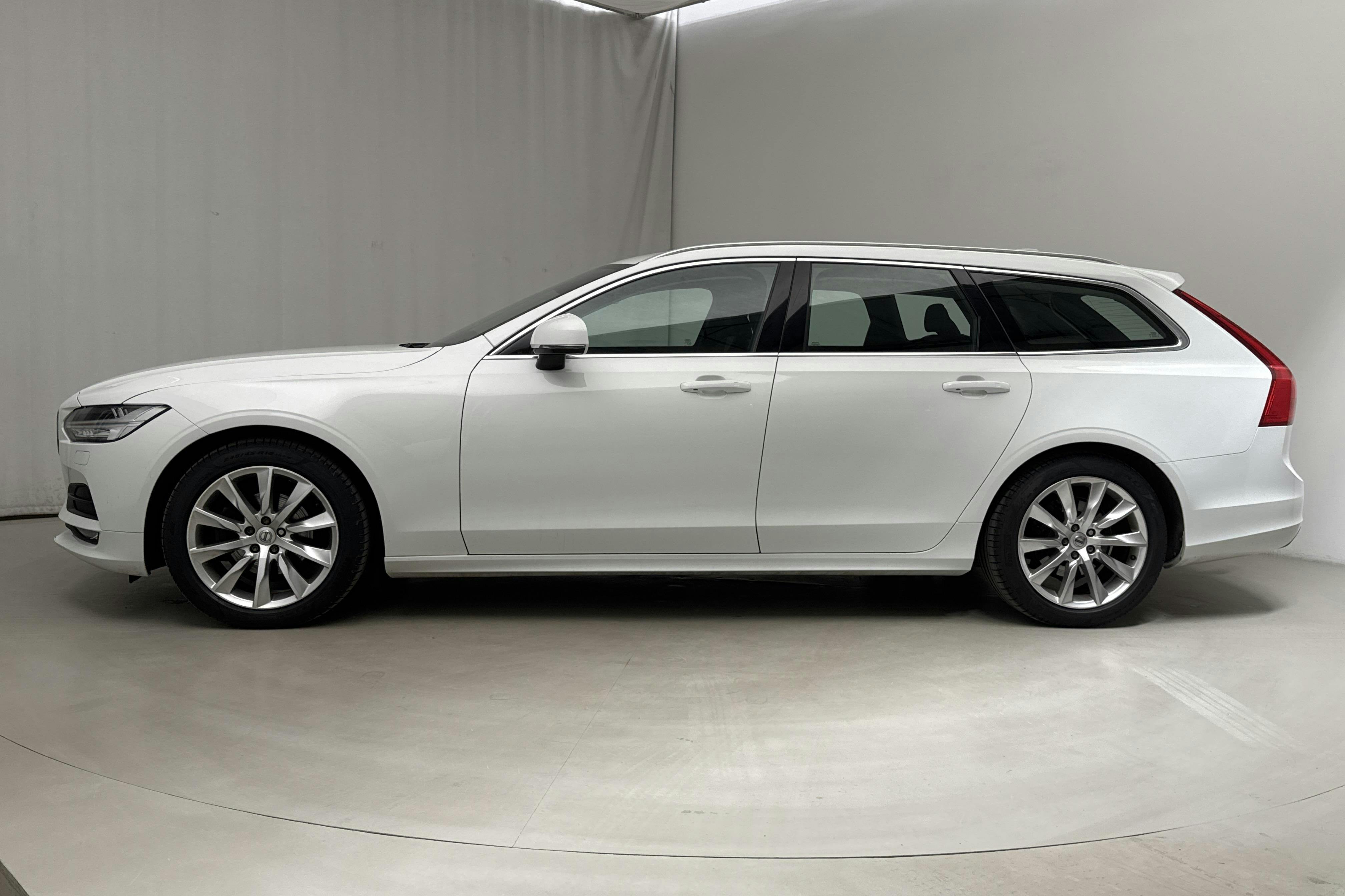 Volvo V90 D4 AWD (190hk) - 12 760 mil - Automat - vit - 2020