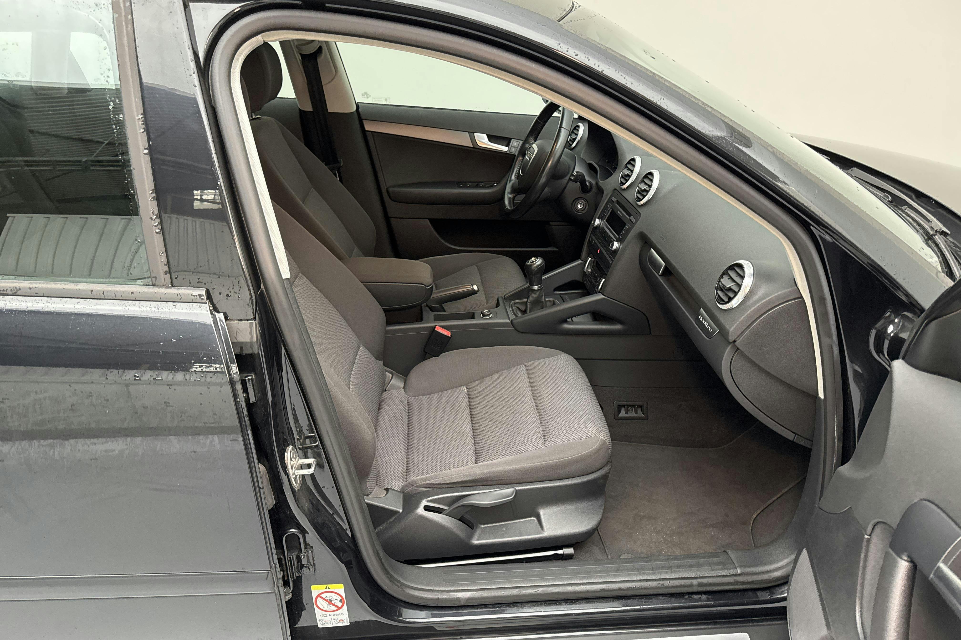 Audi A3 2.0 TDI Sportback quattro (140hk) - 177 250 km - Manualna - czarny - 2012