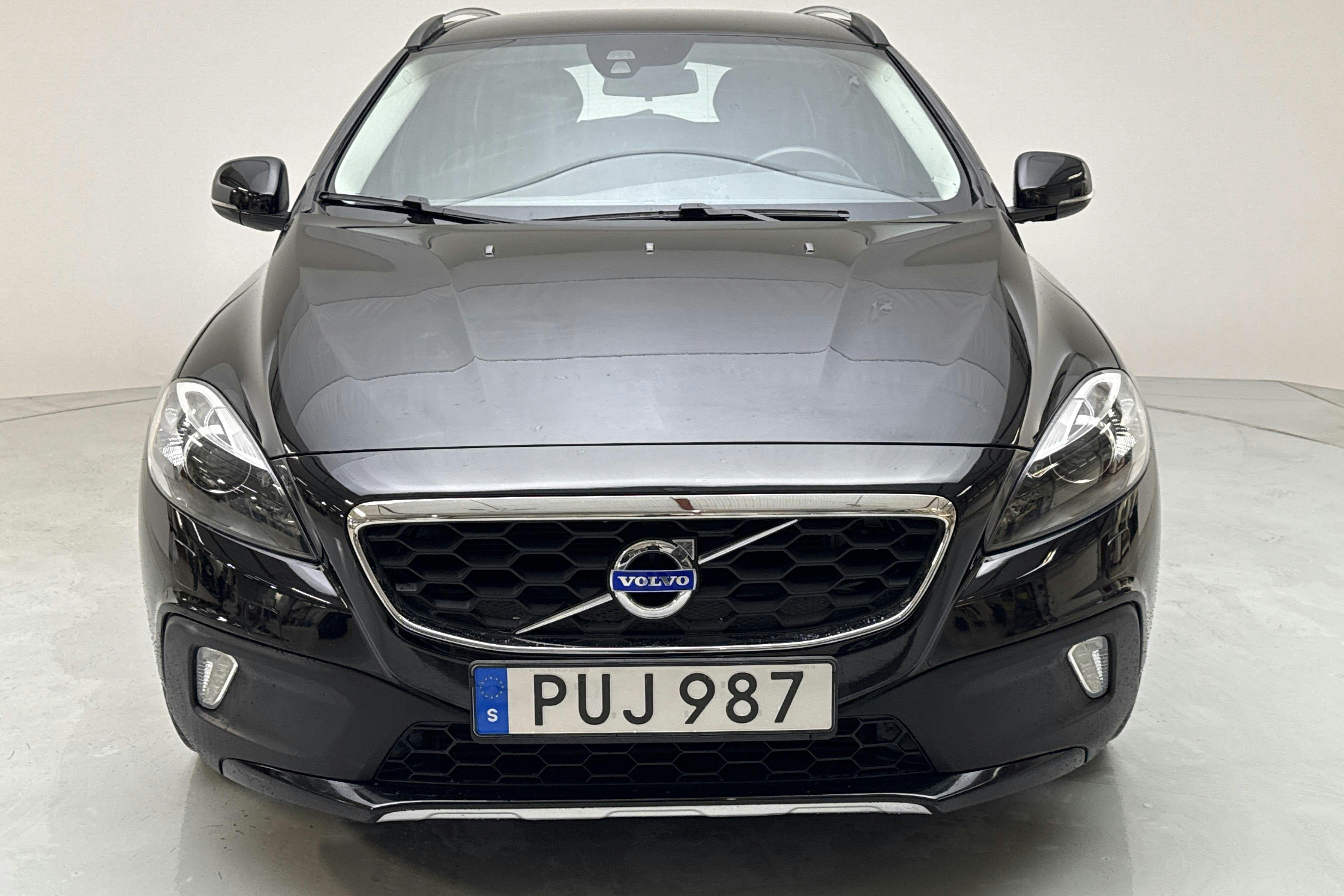 Volvo V40 Cross Country D2 (115hk) - 42 490 km - Automaatne - must - 2015