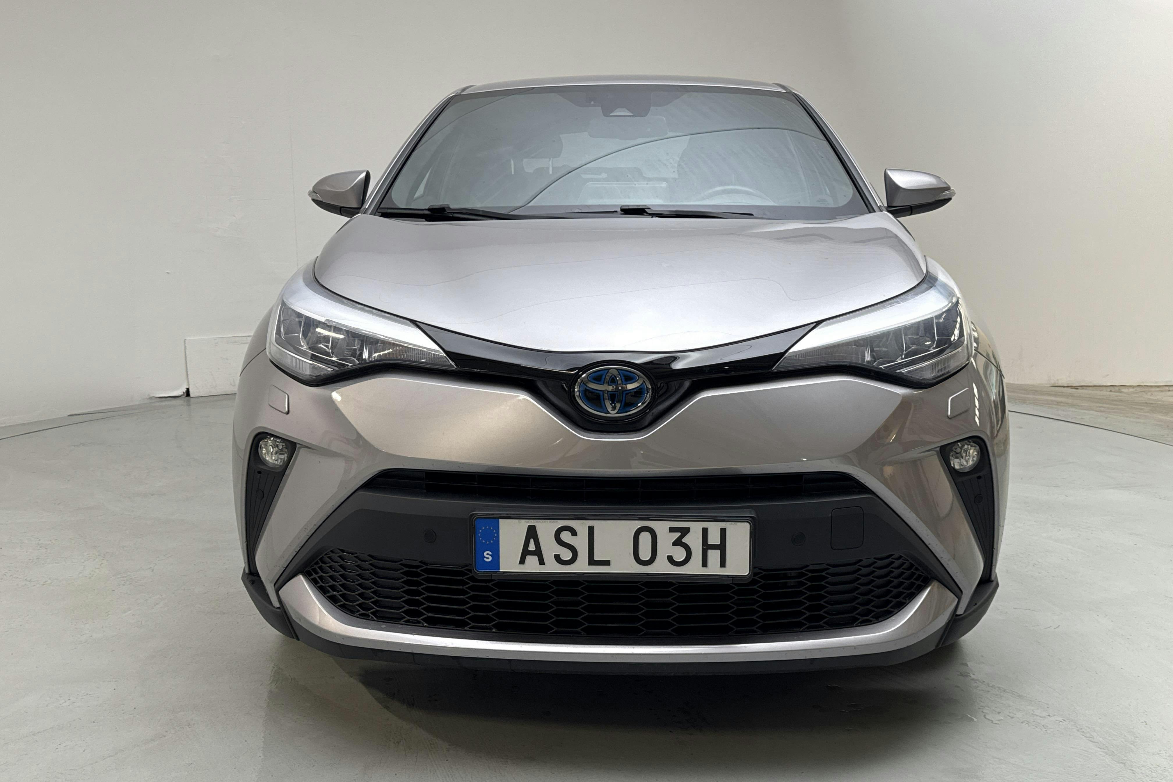Toyota C-HR 1.8 HSD (122hk) - 3 526 mil - Automat - Dark Grey - 2021