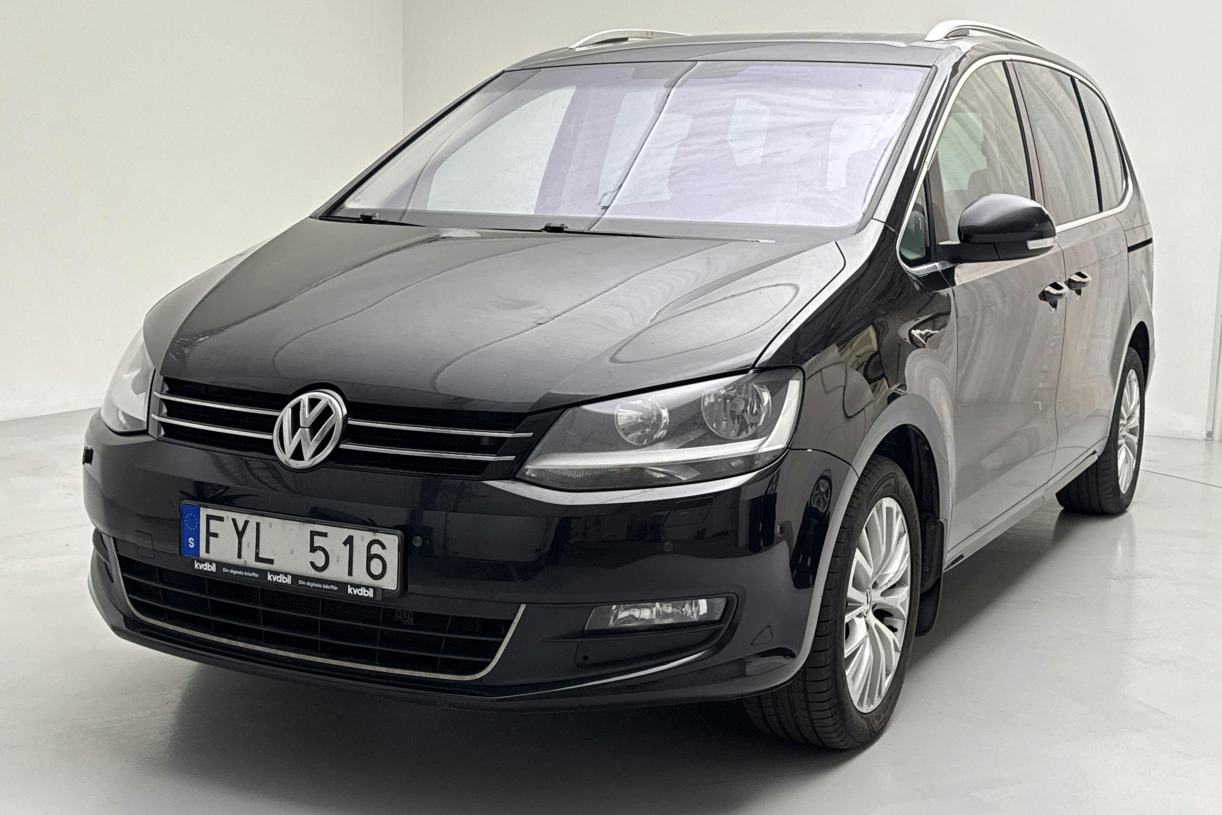 VW Sharan 2.0 TDI BlueMotion Technology (140hk) - 232 540 km - Manuaalinen - musta - 2011