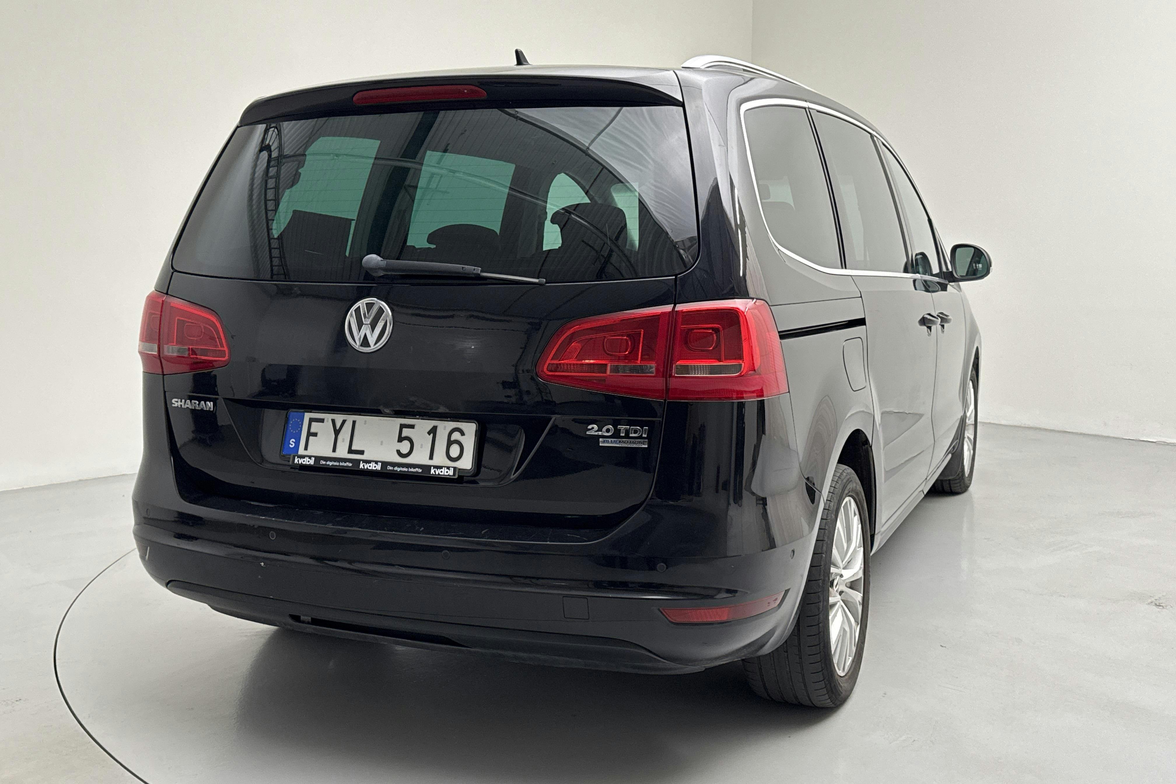 VW Sharan 2.0 TDI BlueMotion Technology (140hk) - 23 254 mil - Manuell - svart - 2011