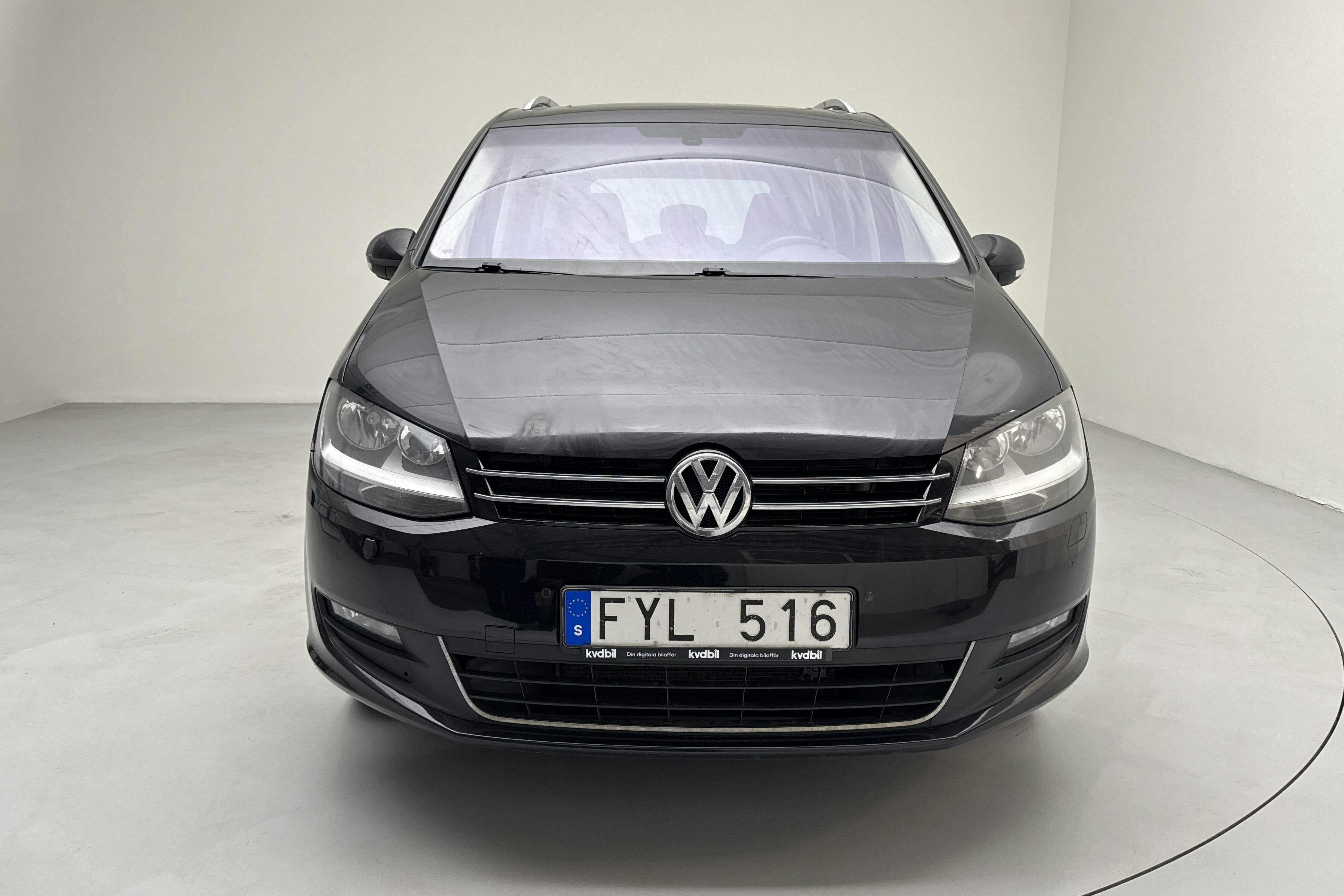 VW Sharan 2.0 TDI BlueMotion Technology (140hk) - 23 254 mil - Manuell - svart - 2011