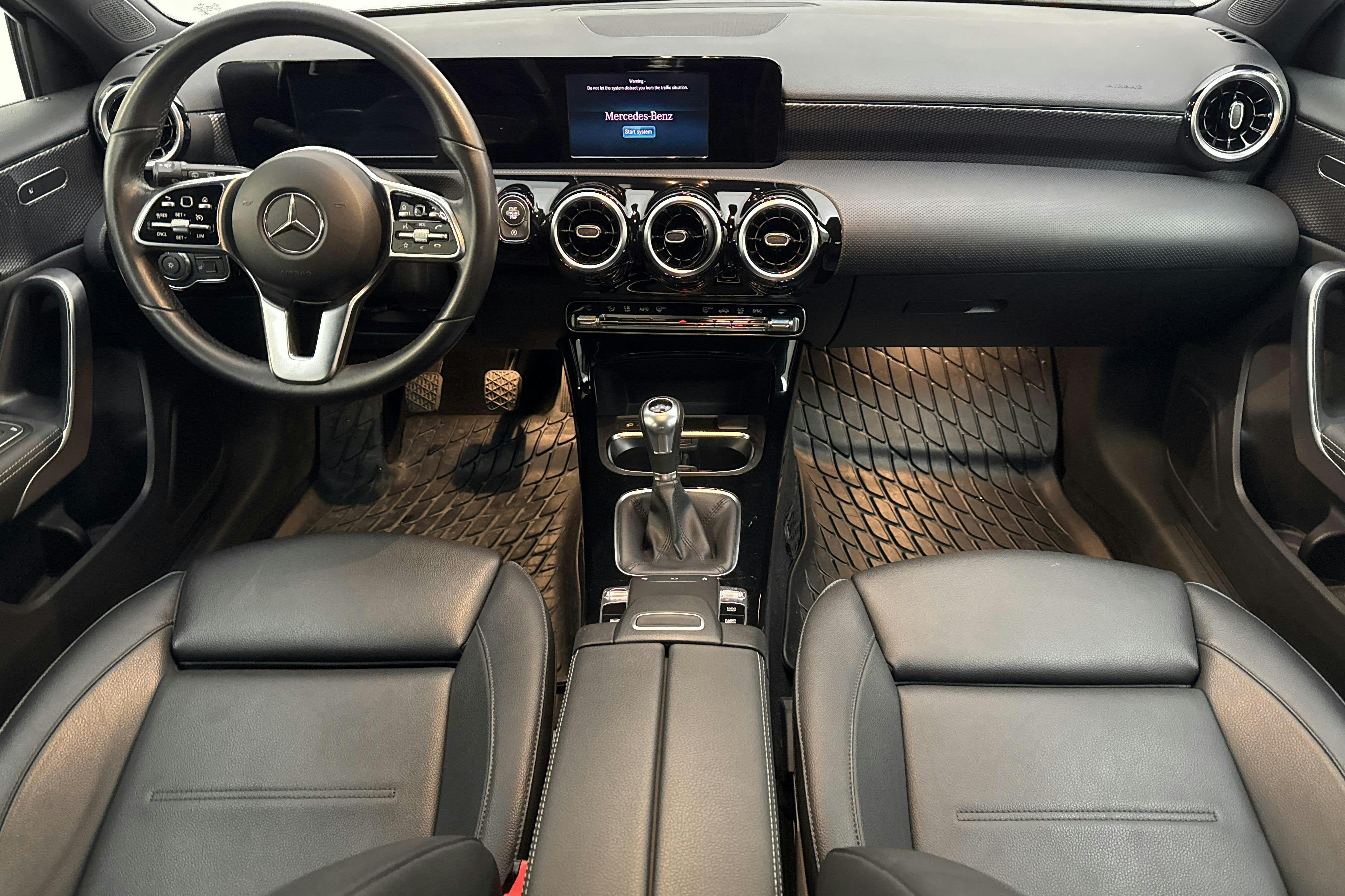 Mercedes A 180 5dr W177 (136hk) - 49 070 km - Manual - silver - 2020