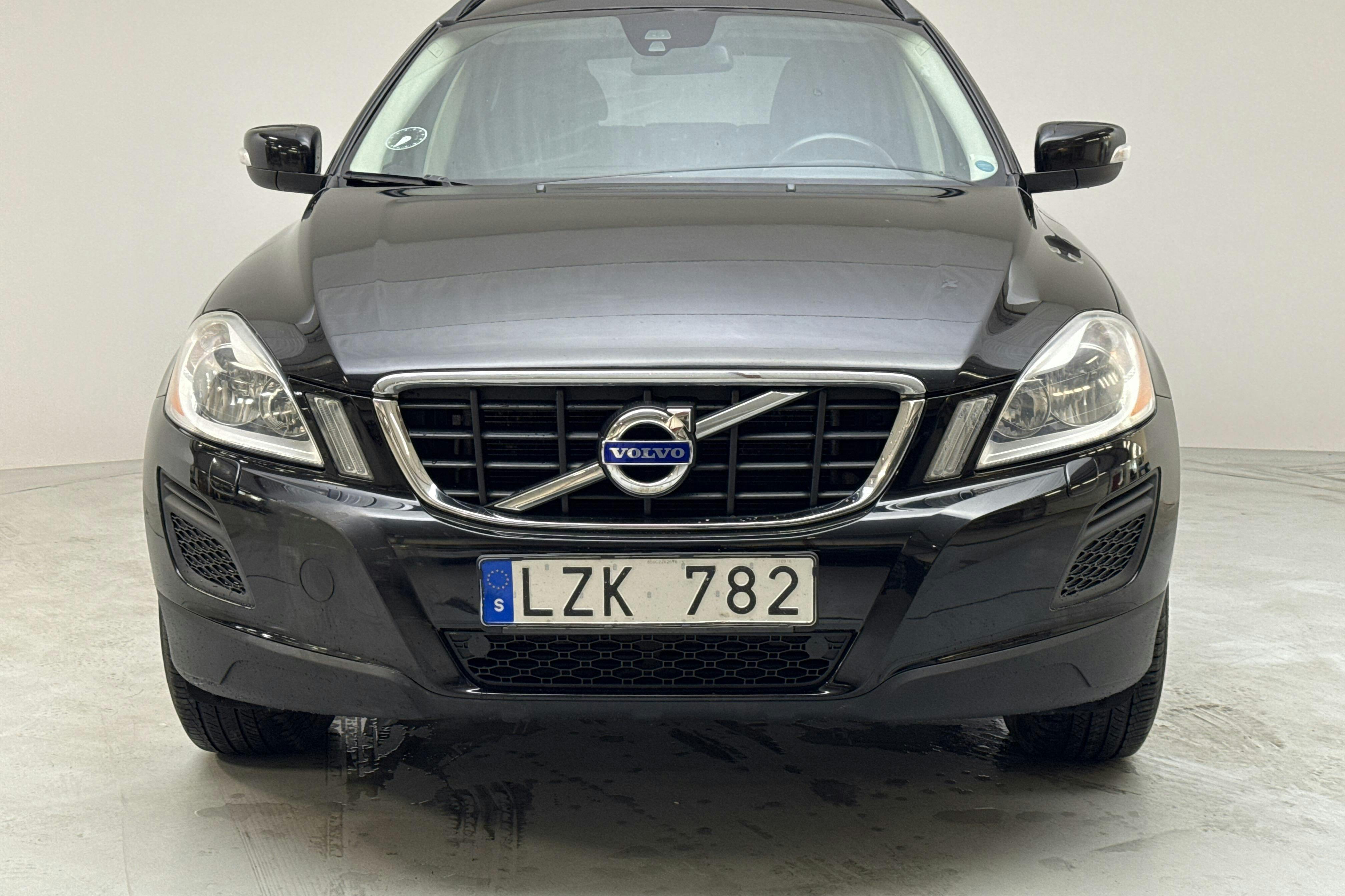 Volvo XC60 D3 2WD (163hk) - 281 700 km - Automatyczna - czarny - 2012