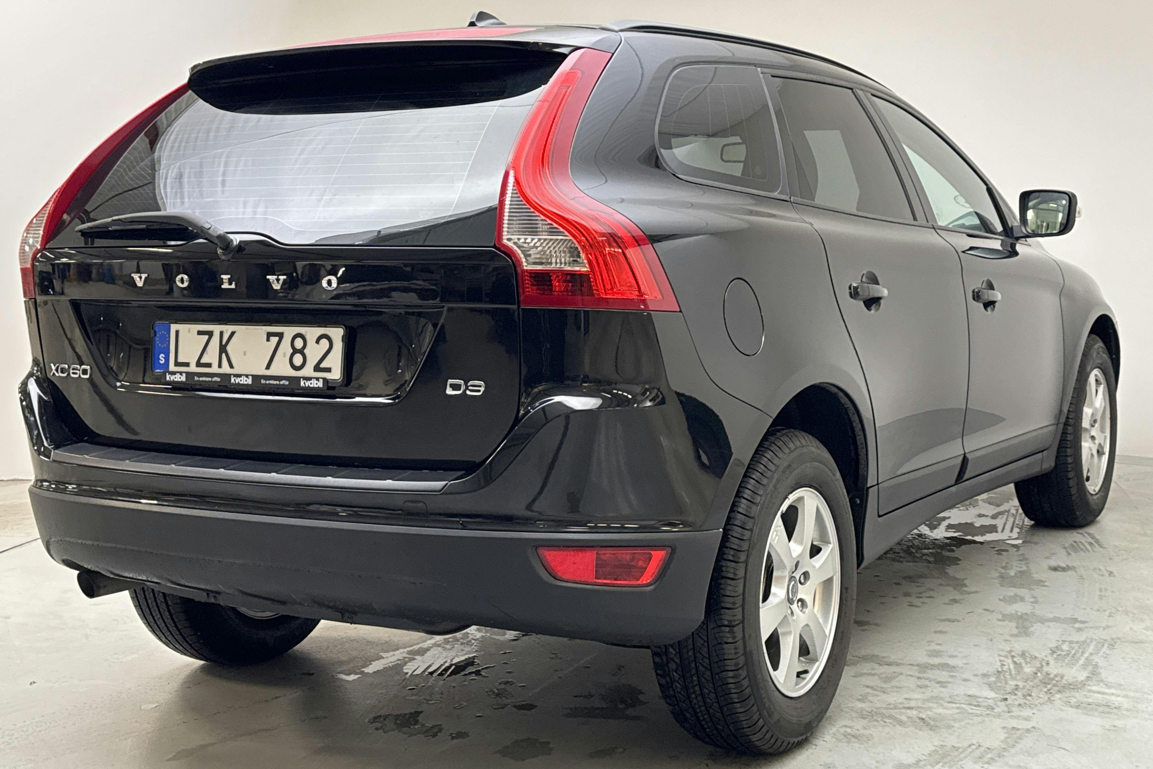 Volvo XC60 D3 2WD (163hk) - 281 700 km - Automatyczna - czarny - 2012
