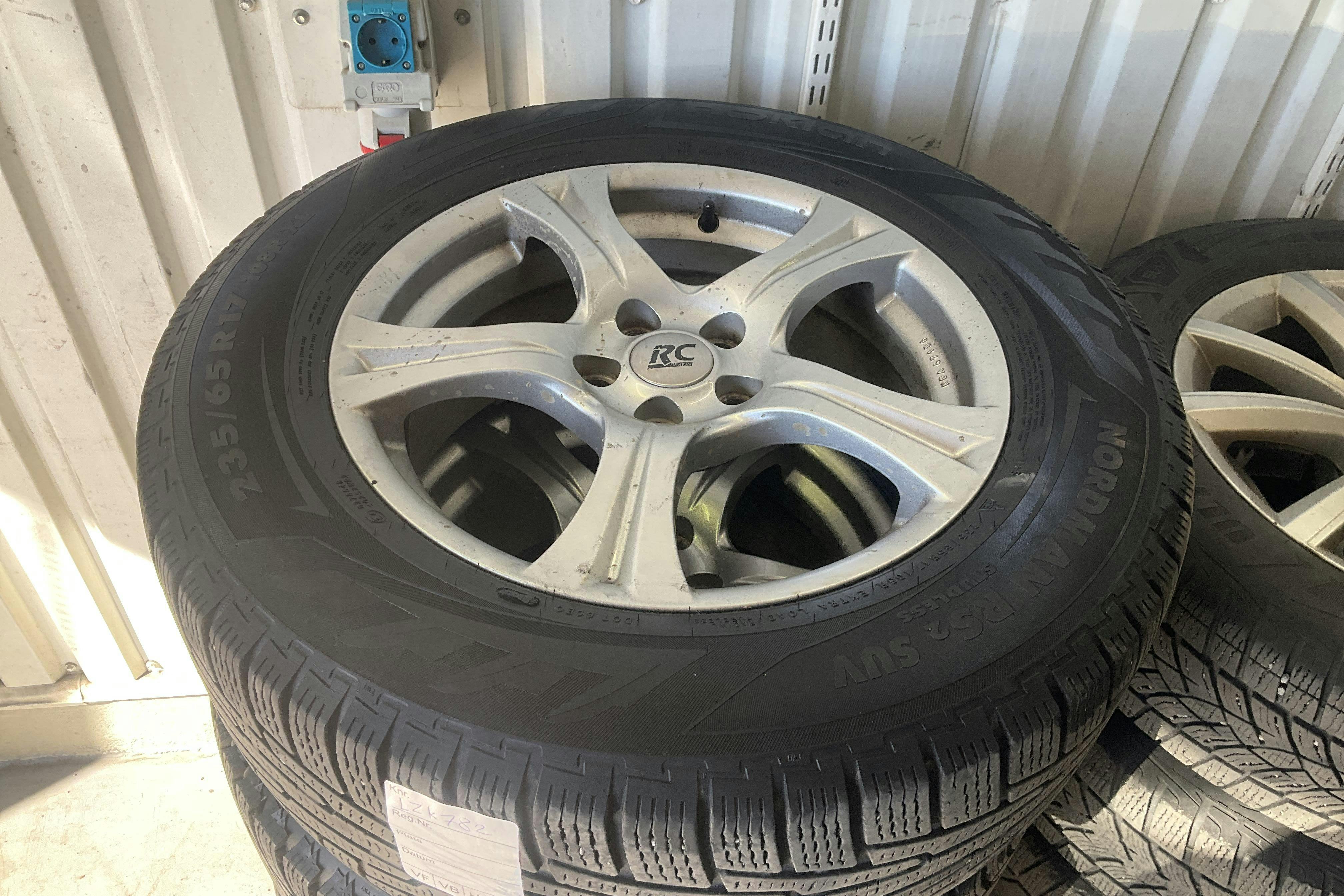 Volvo XC60 D3 2WD (163hk) - 281 700 km - Automatyczna - czarny - 2012