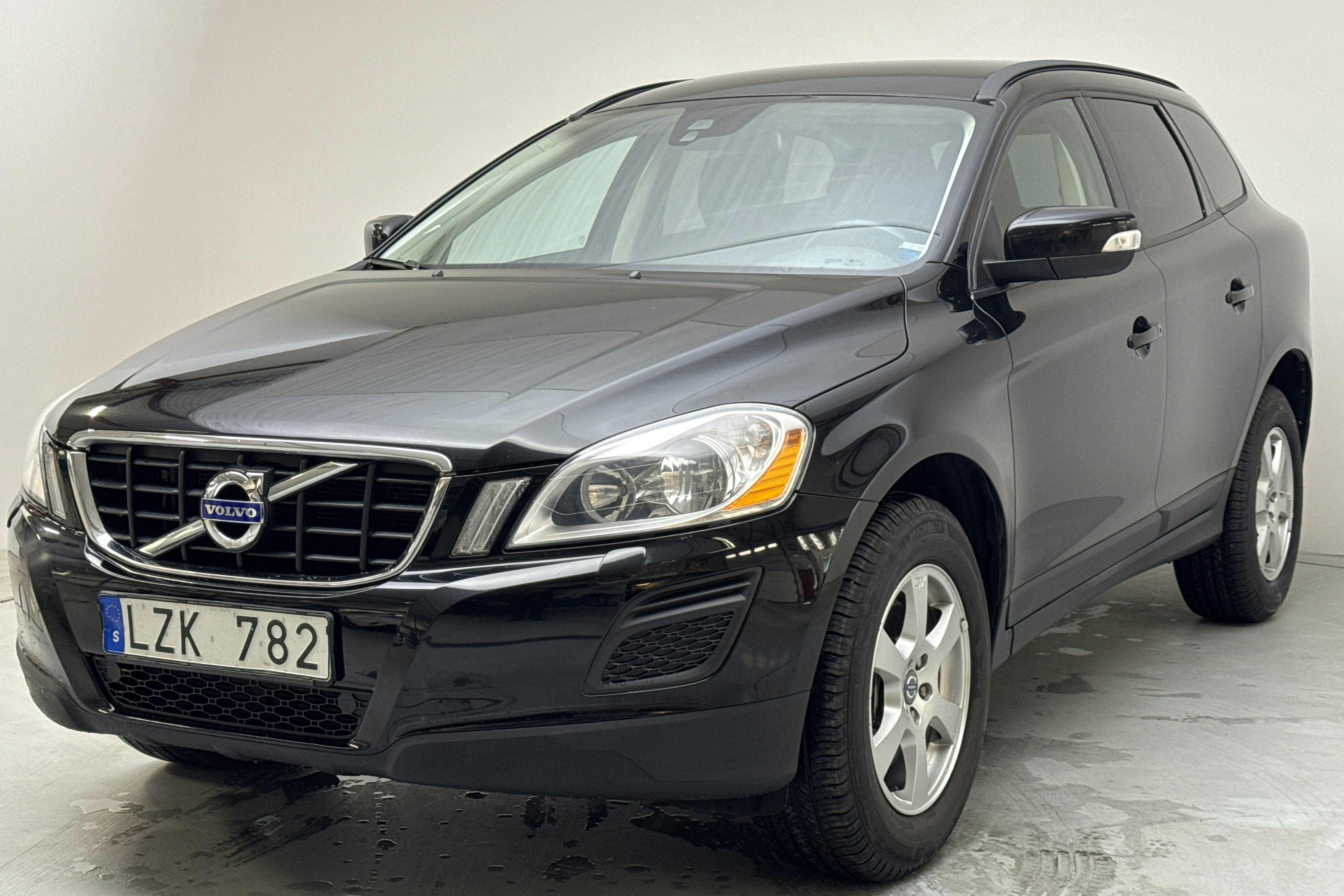 Volvo XC60 D3 2WD (163hk) - 281 700 km - Automatyczna - czarny - 2012