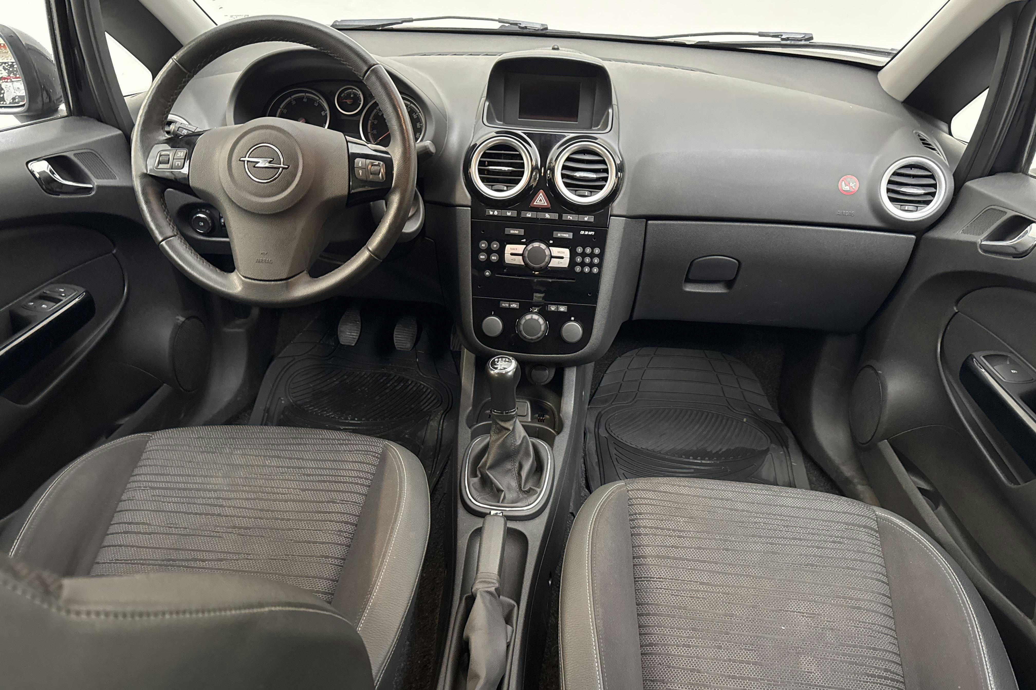 Opel Corsa 1.2 Twinport 5dr (85hk) - 14 416 mil - Manuell - svart - 2014