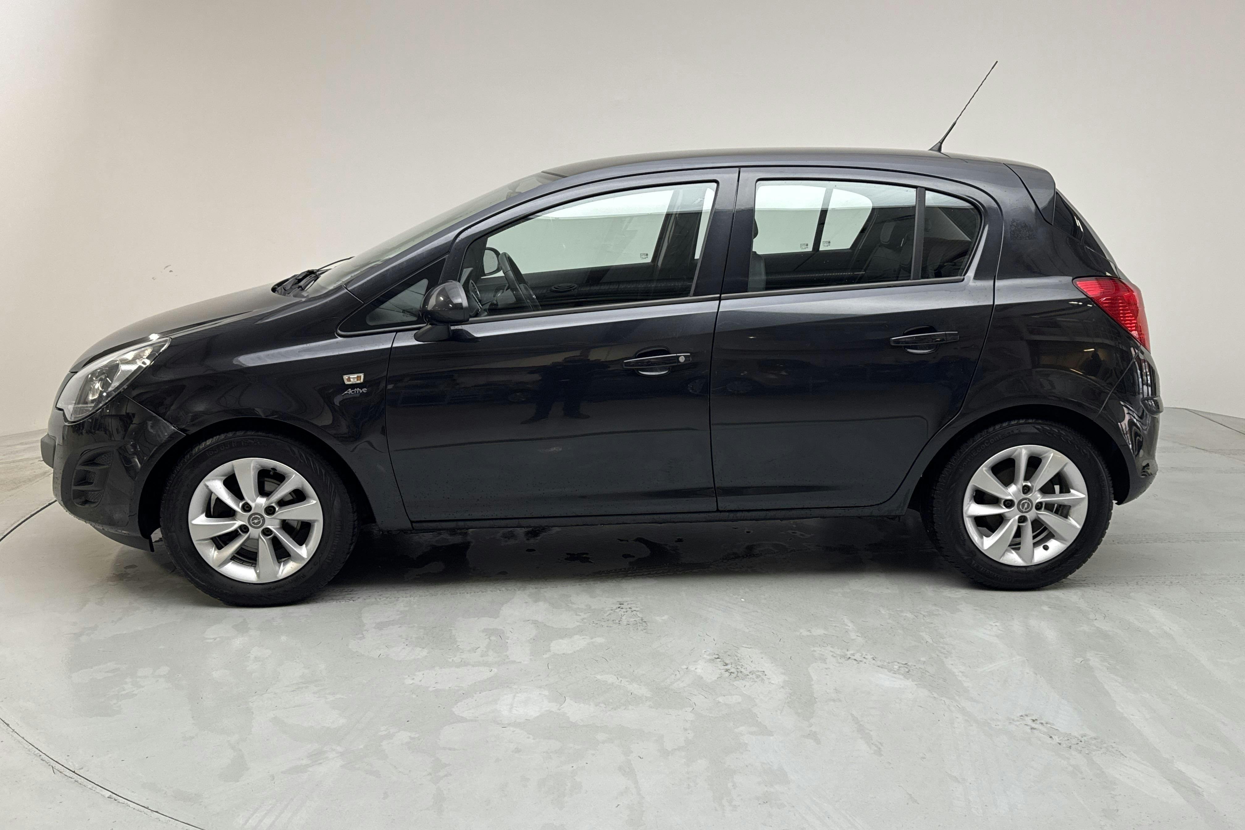 Opel Corsa 1.2 Twinport 5dr (85hk) - 14 416 mil - Manuell - svart - 2014