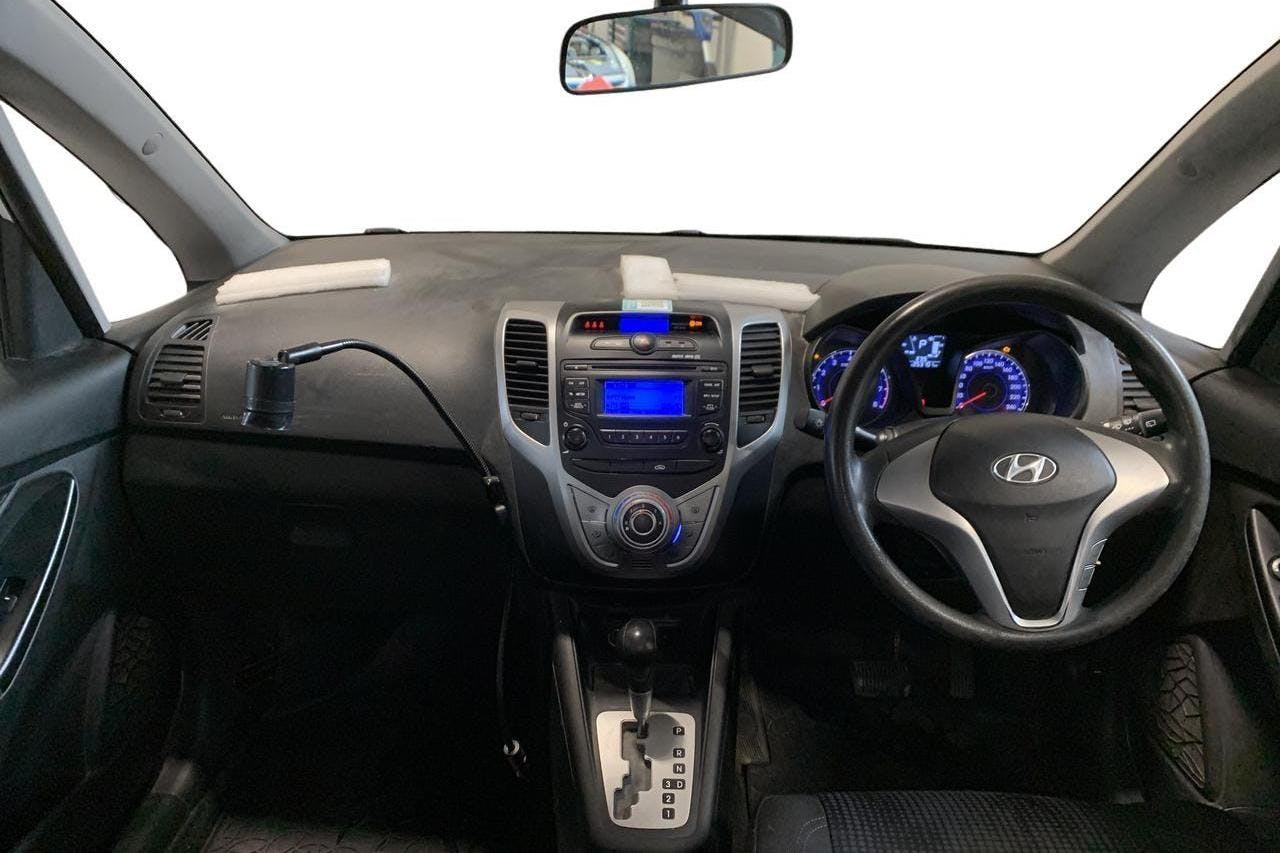 Hyundai ix20 1.6 (125hk) - 253 100 km - Automaatne - valge - 2013