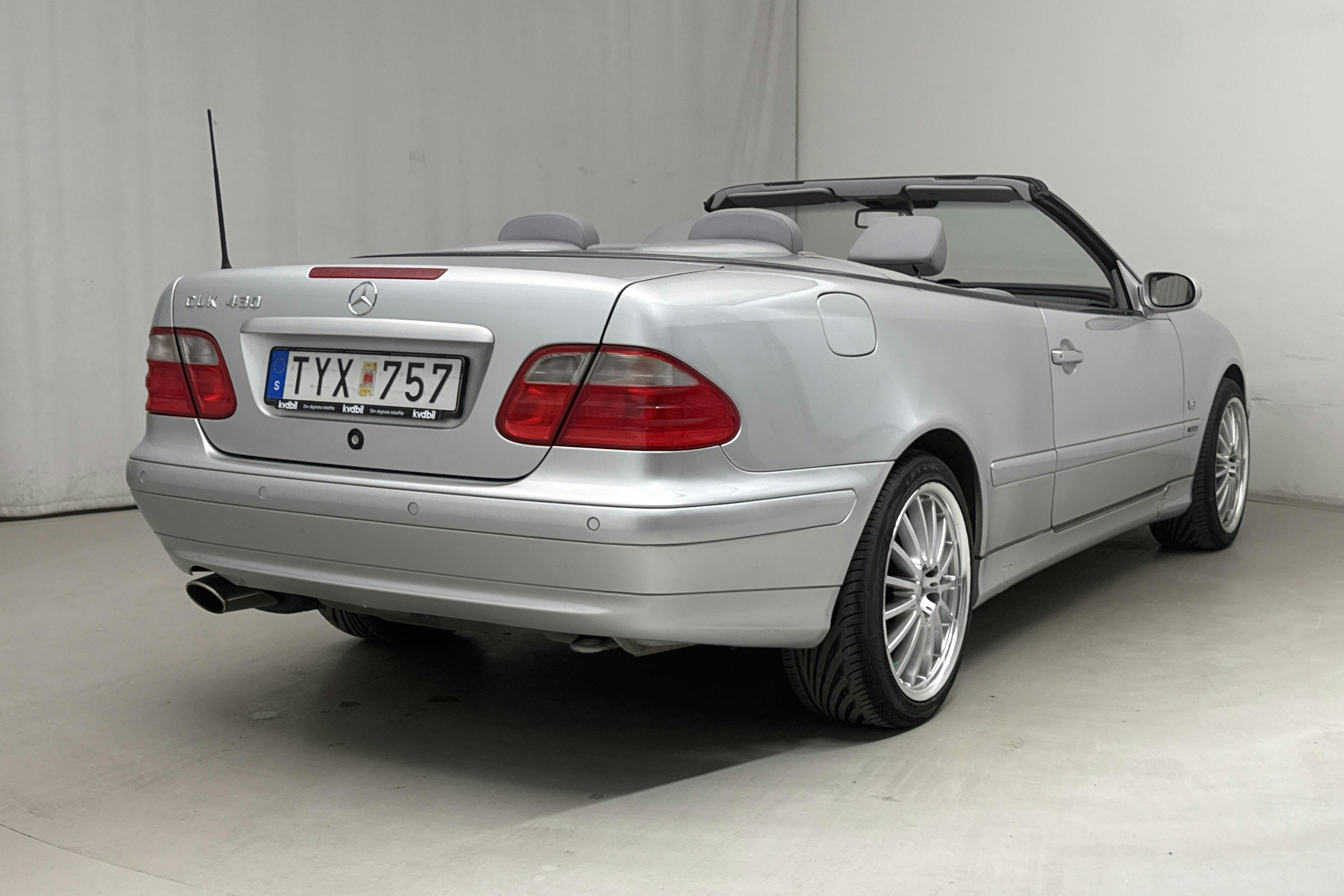 Mercedes CLK 430 Cabrio C208 (279hk) - 7 916 mil - Automat - silver - 2001