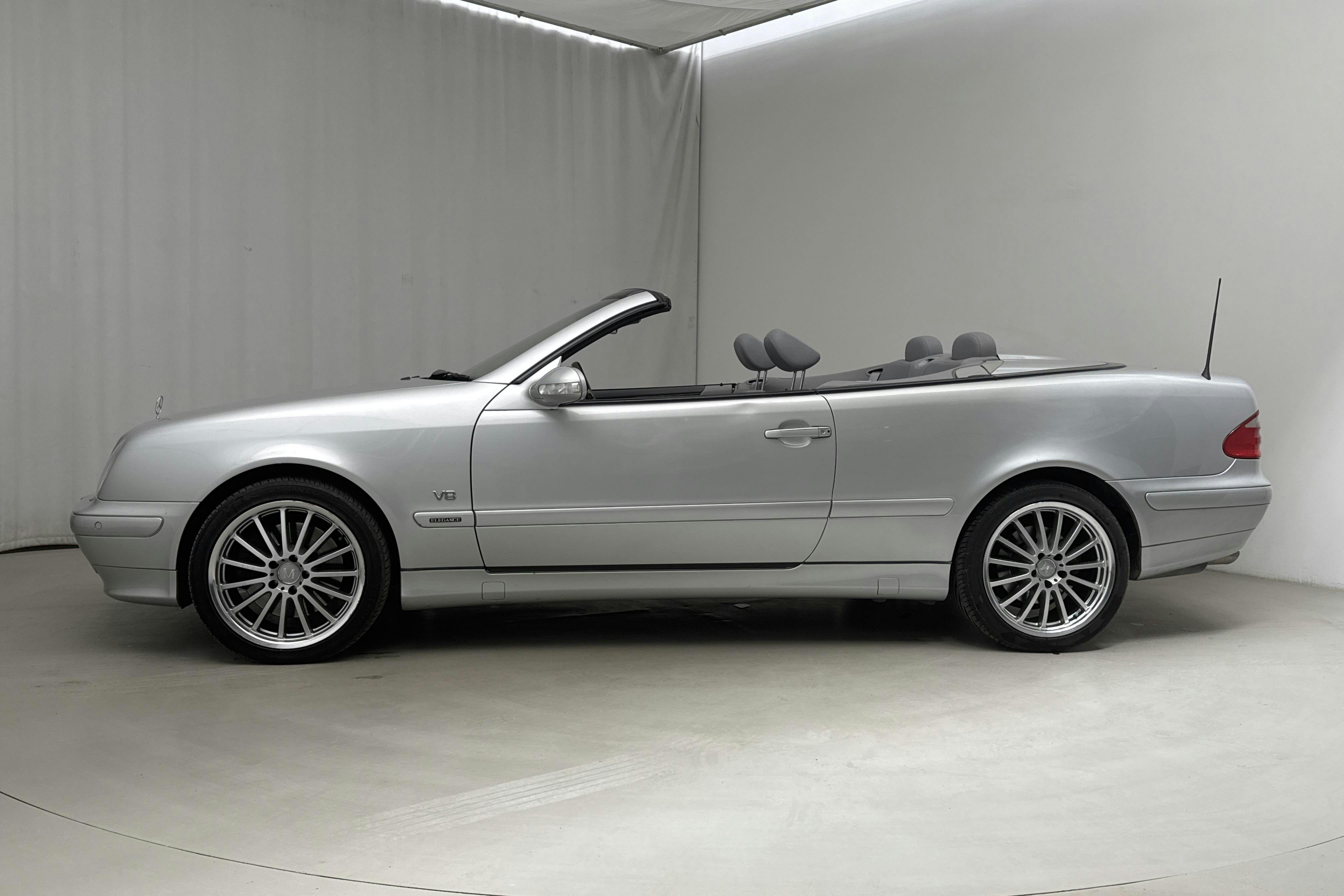 Mercedes CLK 430 Cabrio C208 (279hk) - 7 916 mil - Automat - silver - 2001