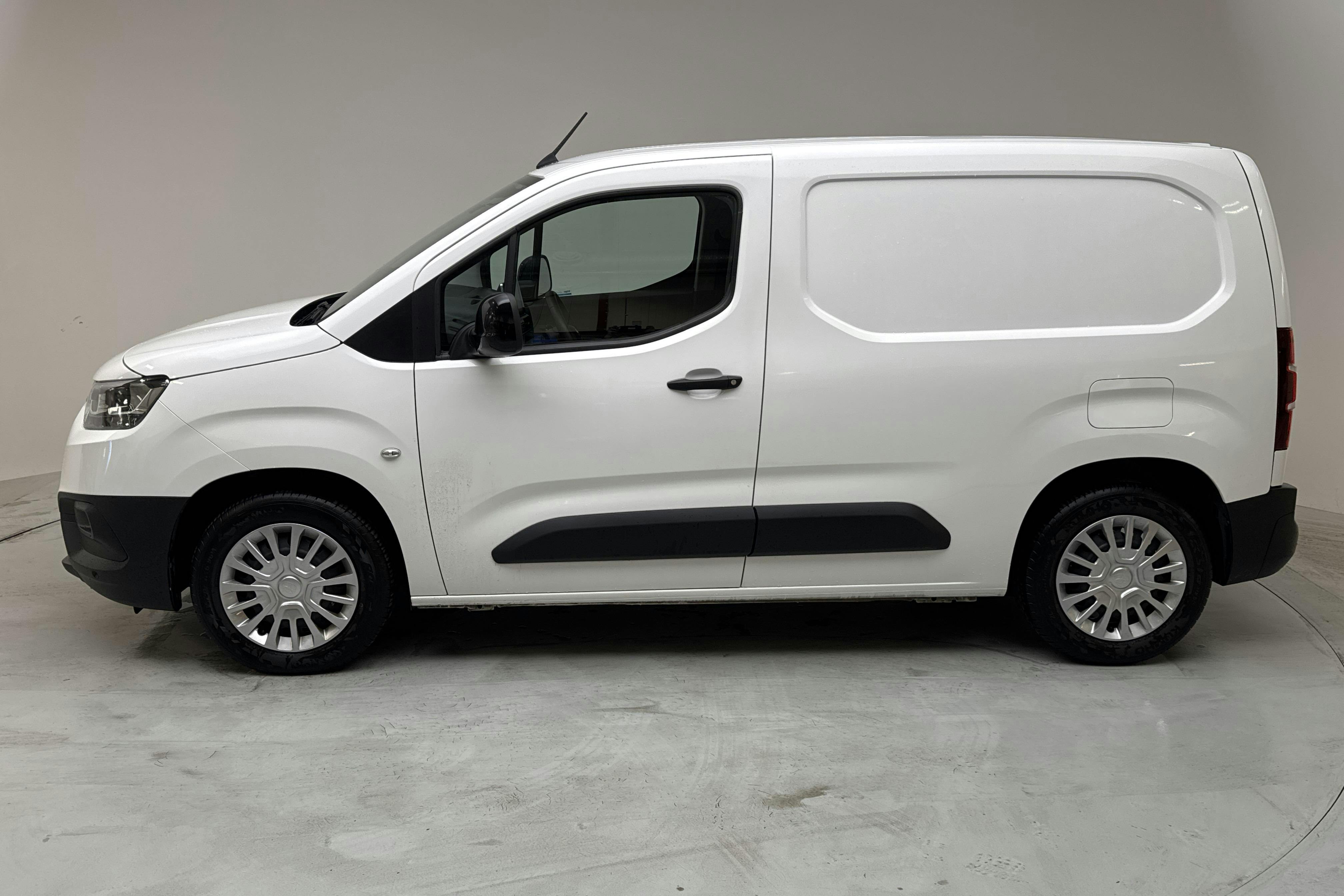 Toyota PROACE CITY 1.5D (130hk) - 11 540 mil - Automat - vit - 2022