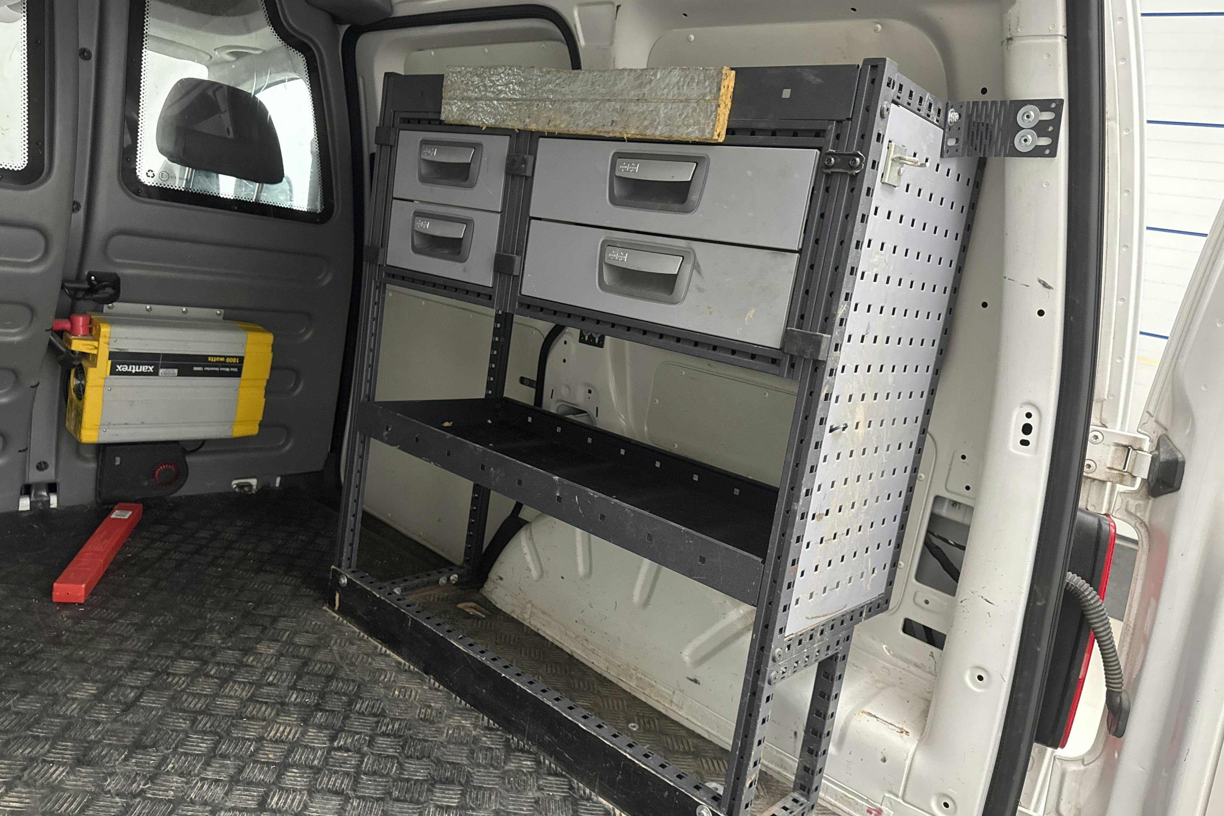 VW Caddy 2.0 Ecofuel Skåp (109hk) - 11 761 mil - Manuell - vit - 2014
