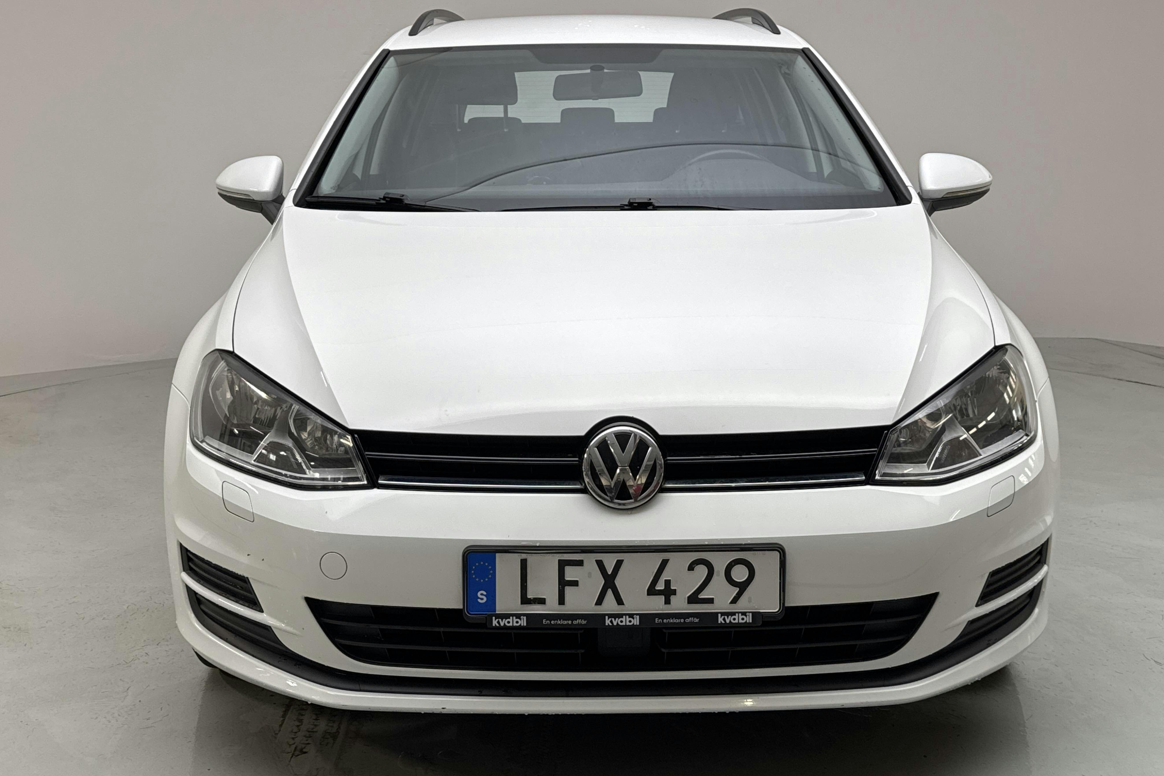 VW Golf VII 1.2 TSI Sportscombi (110hk) - 12 280 mil - Automat - vit - 2016
