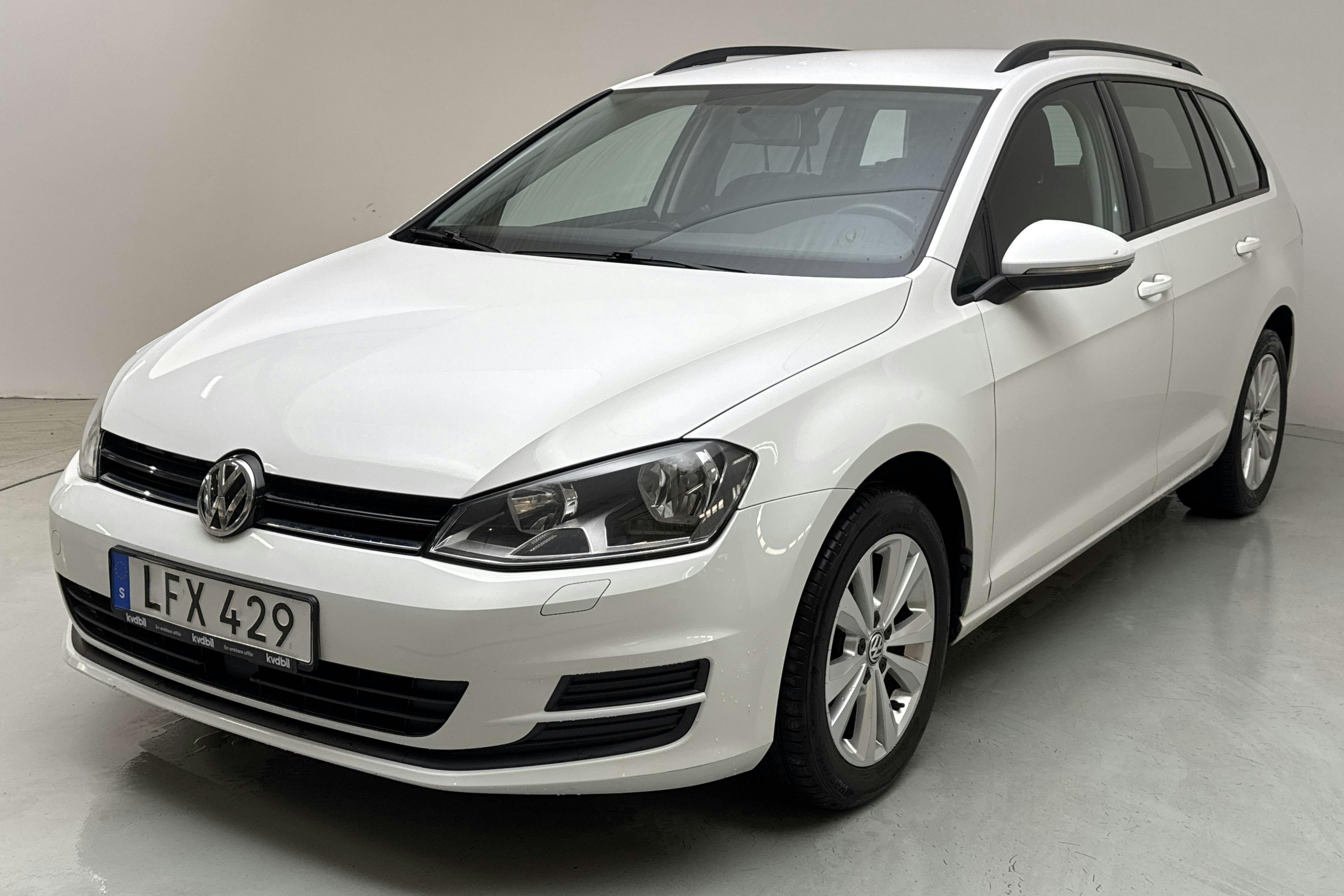VW Golf VII 1.2 TSI Sportscombi (110hk) - 12 280 mil - Automat - vit - 2016