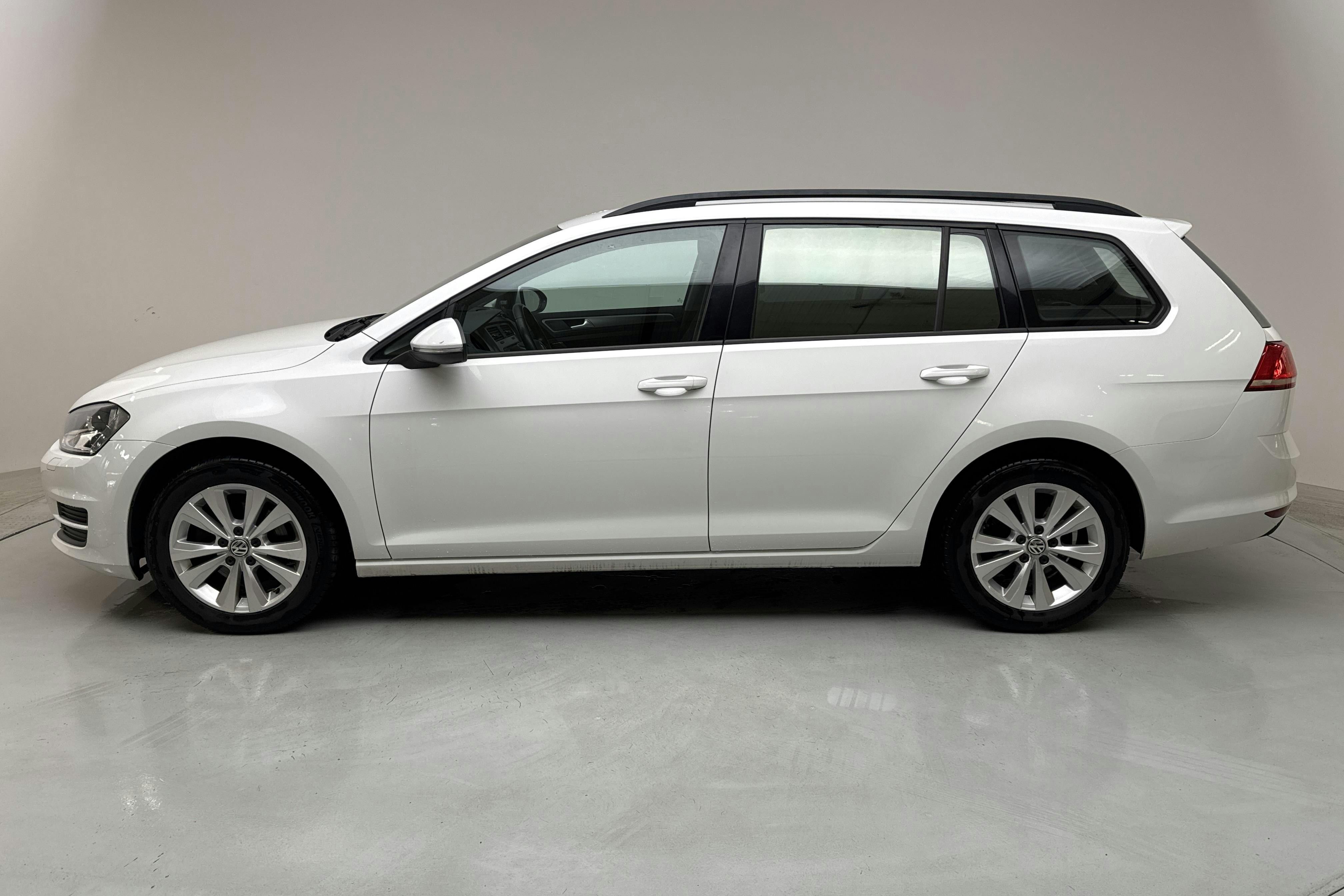VW Golf VII 1.2 TSI Sportscombi (110hk) - 12 280 mil - Automat - vit - 2016