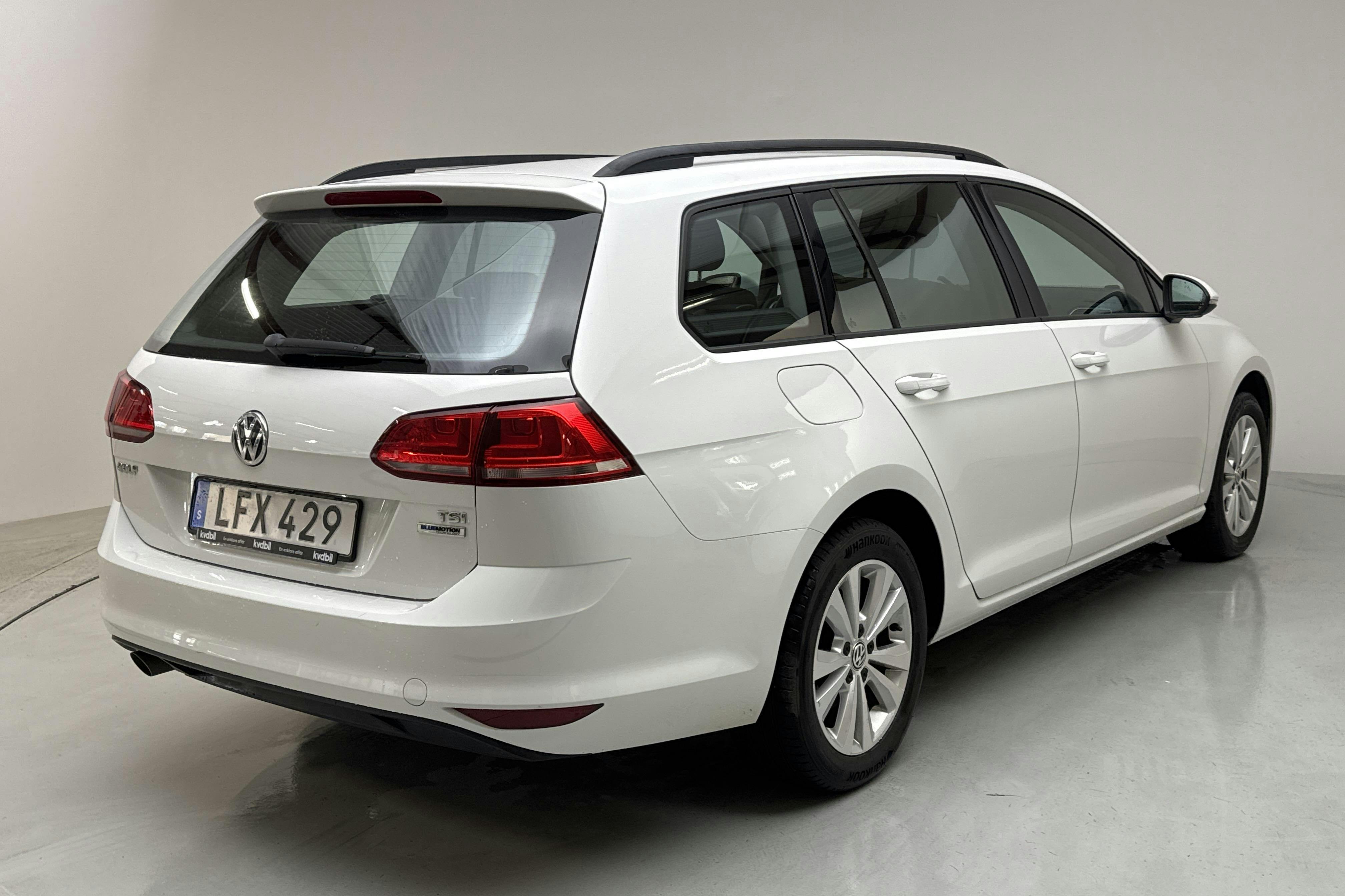VW Golf VII 1.2 TSI Sportscombi (110hk) - 12 280 mil - Automat - vit - 2016