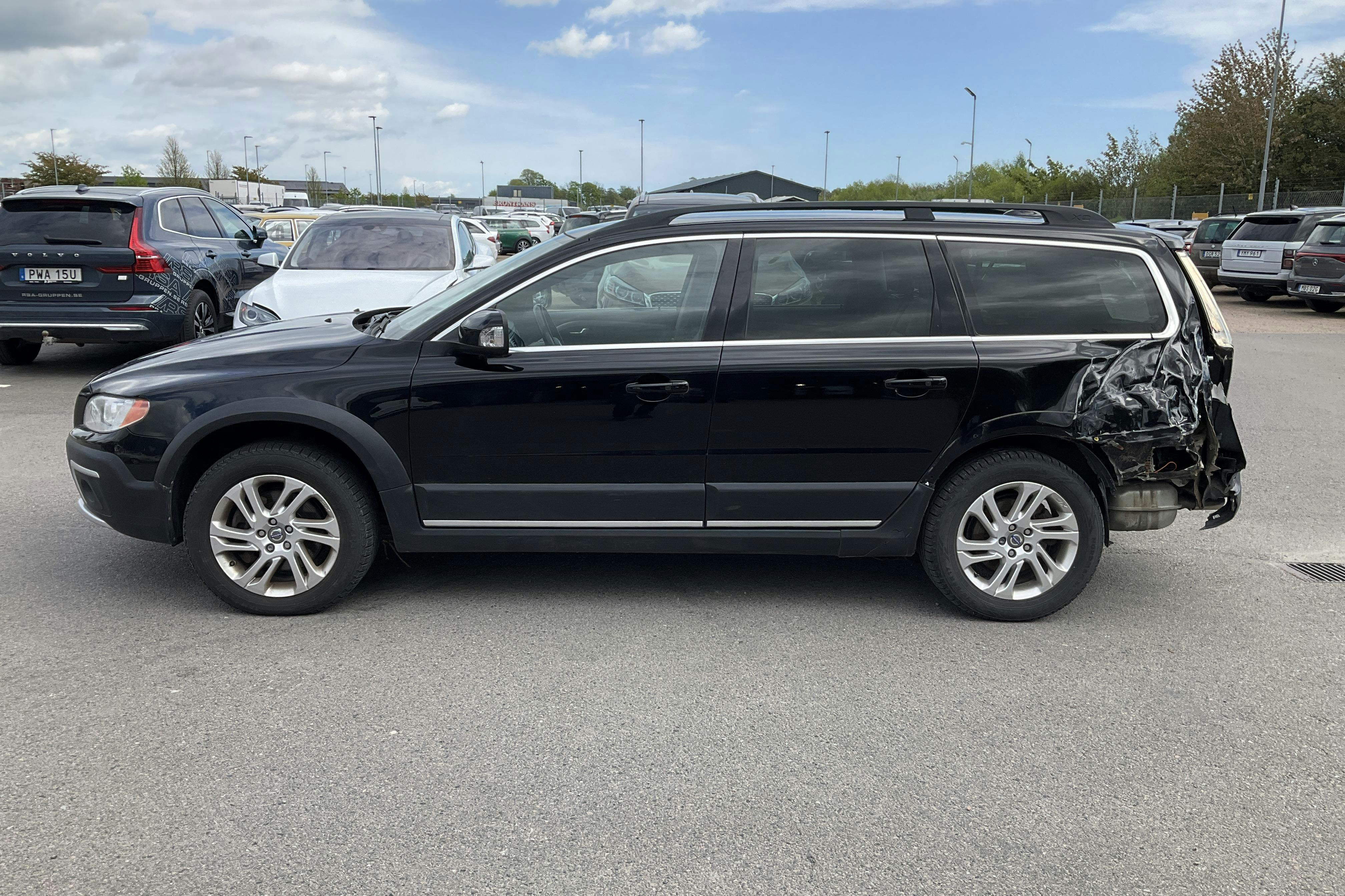 Volvo XC70 II D4 2WD (181hk) - 15 904 mil - Automat - svart - 2014