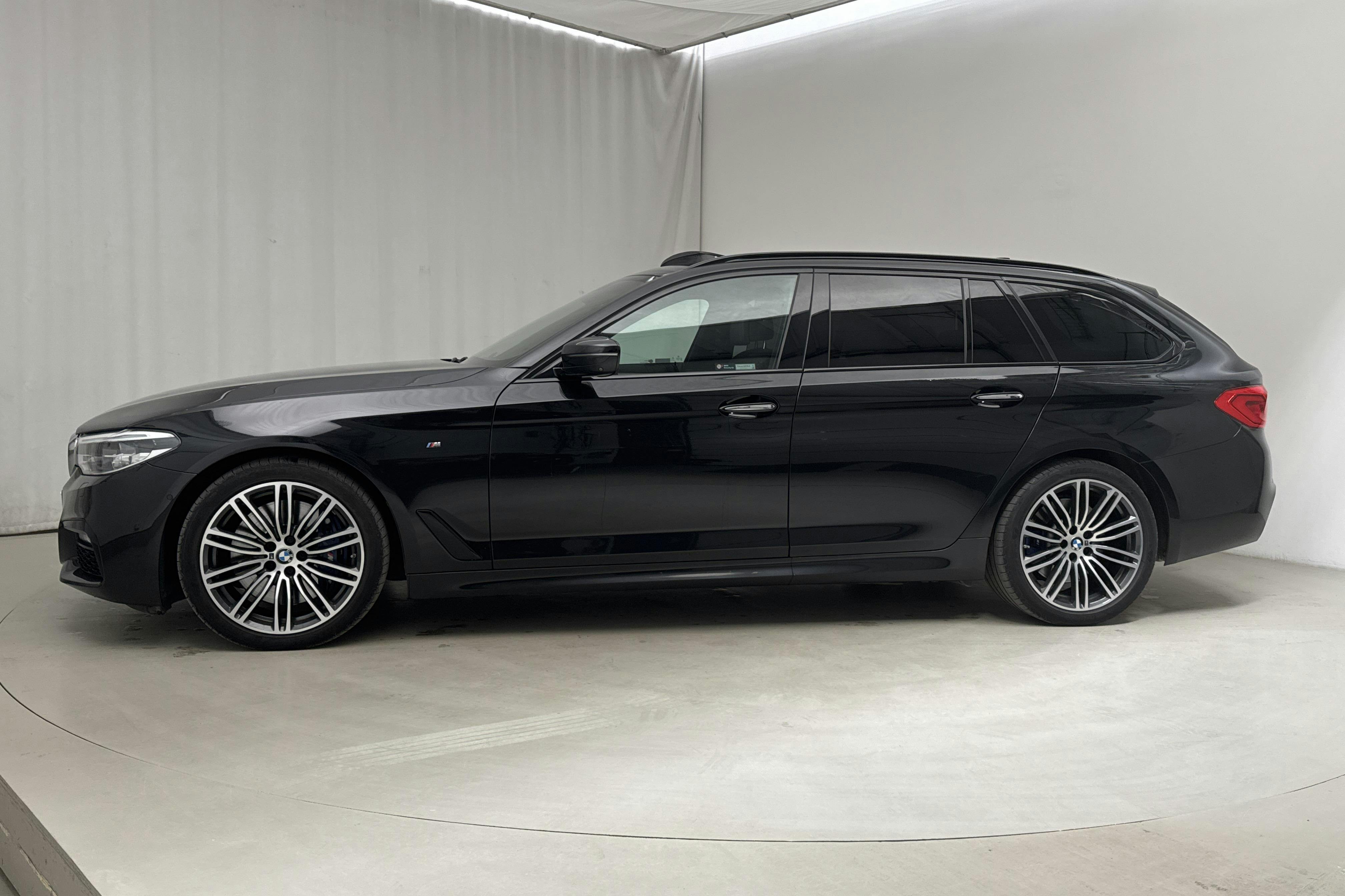 BMW 540i xDrive Touring, G31 (340hk) - 11 533 mil - Automat - svart - 2018