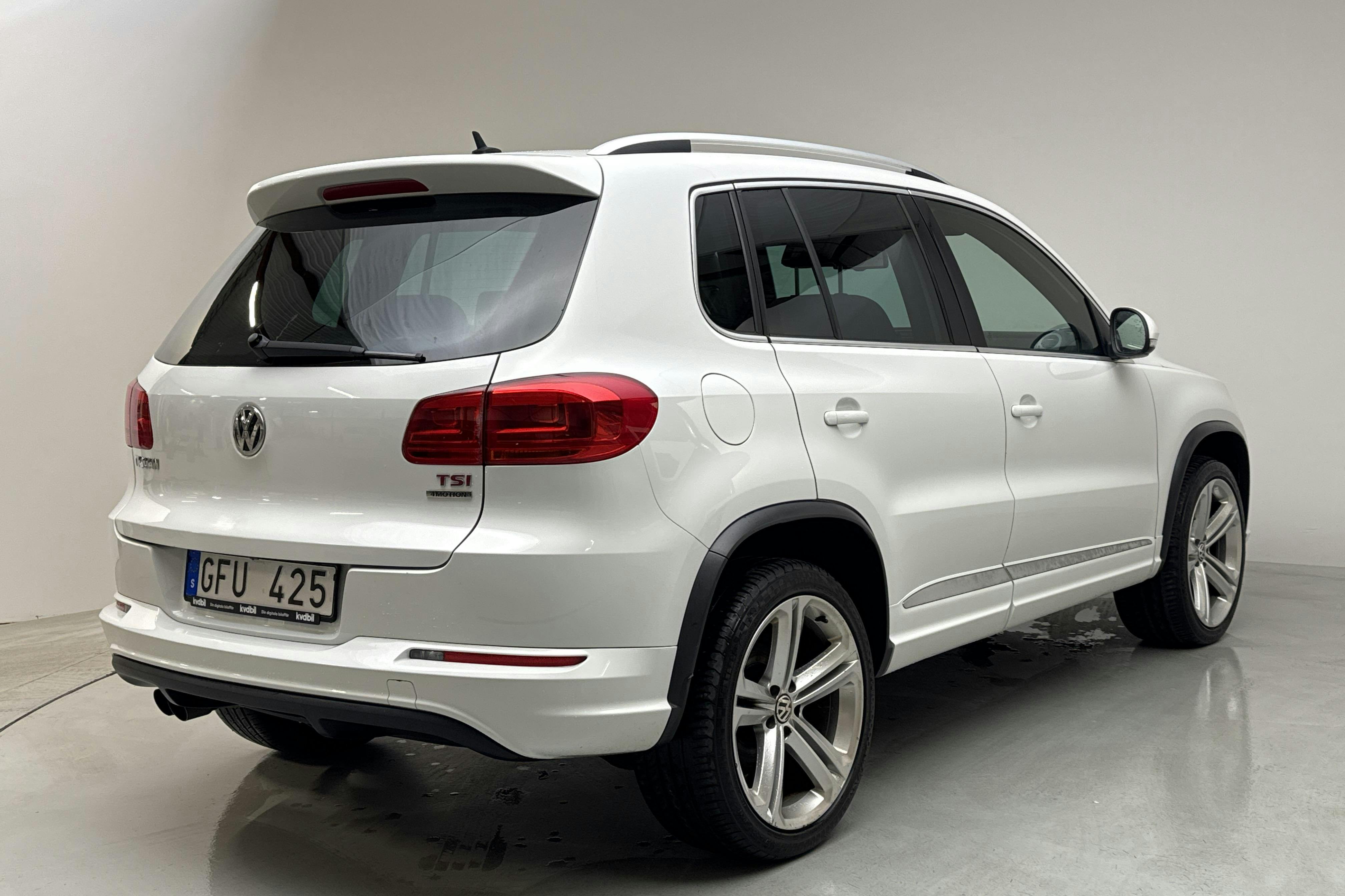 VW Tiguan 1.4 TSI 4MOTION (160hk) - 180 340 km - Manual - white - 2014