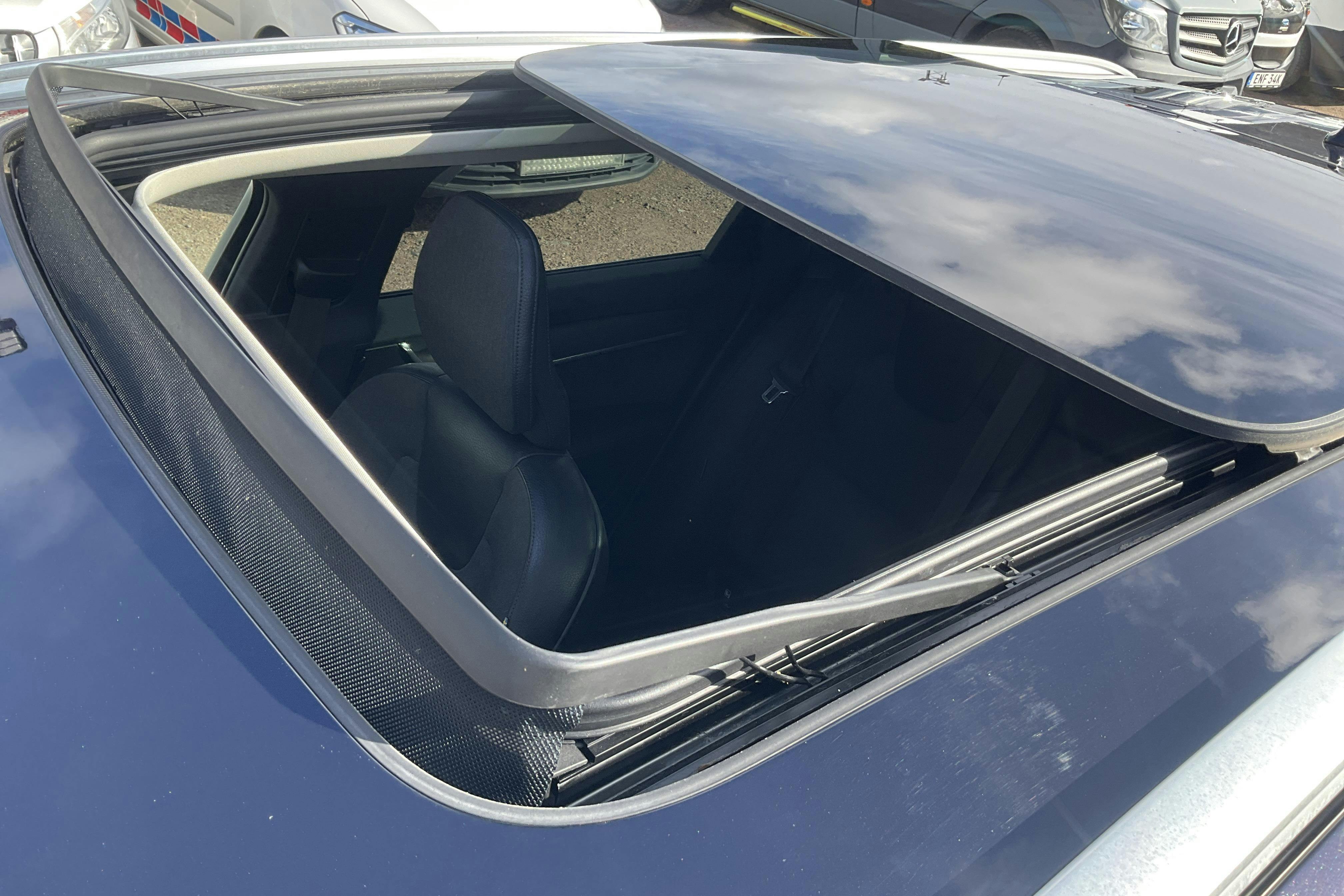 Volvo V90 D4 Cross Country AWD (190hk) - 143 320 km - Automatic - Dark Blue - 2019