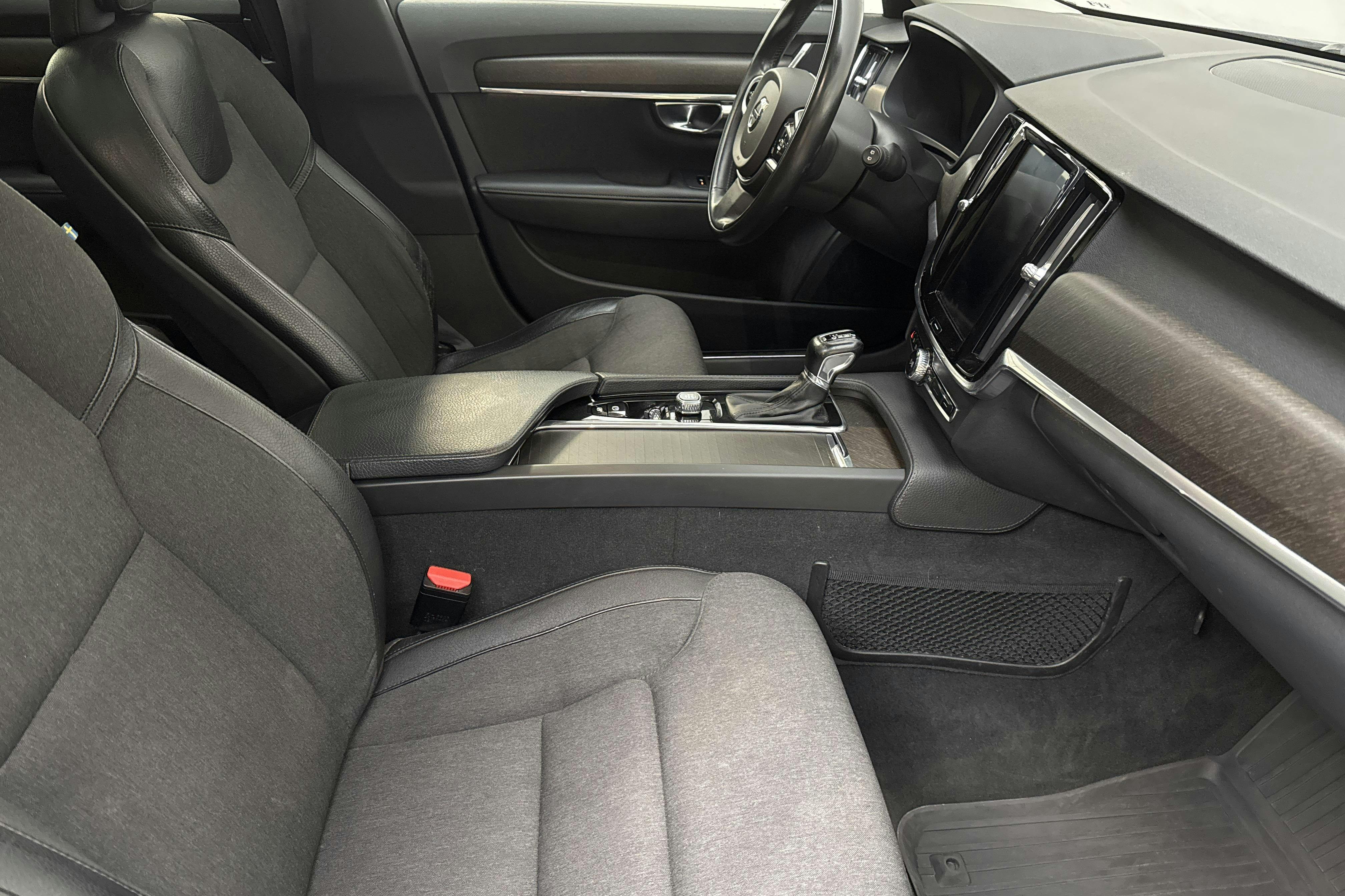Volvo V90 D4 Cross Country AWD (190hk) - 143 320 km - Automatic - Dark Blue - 2019