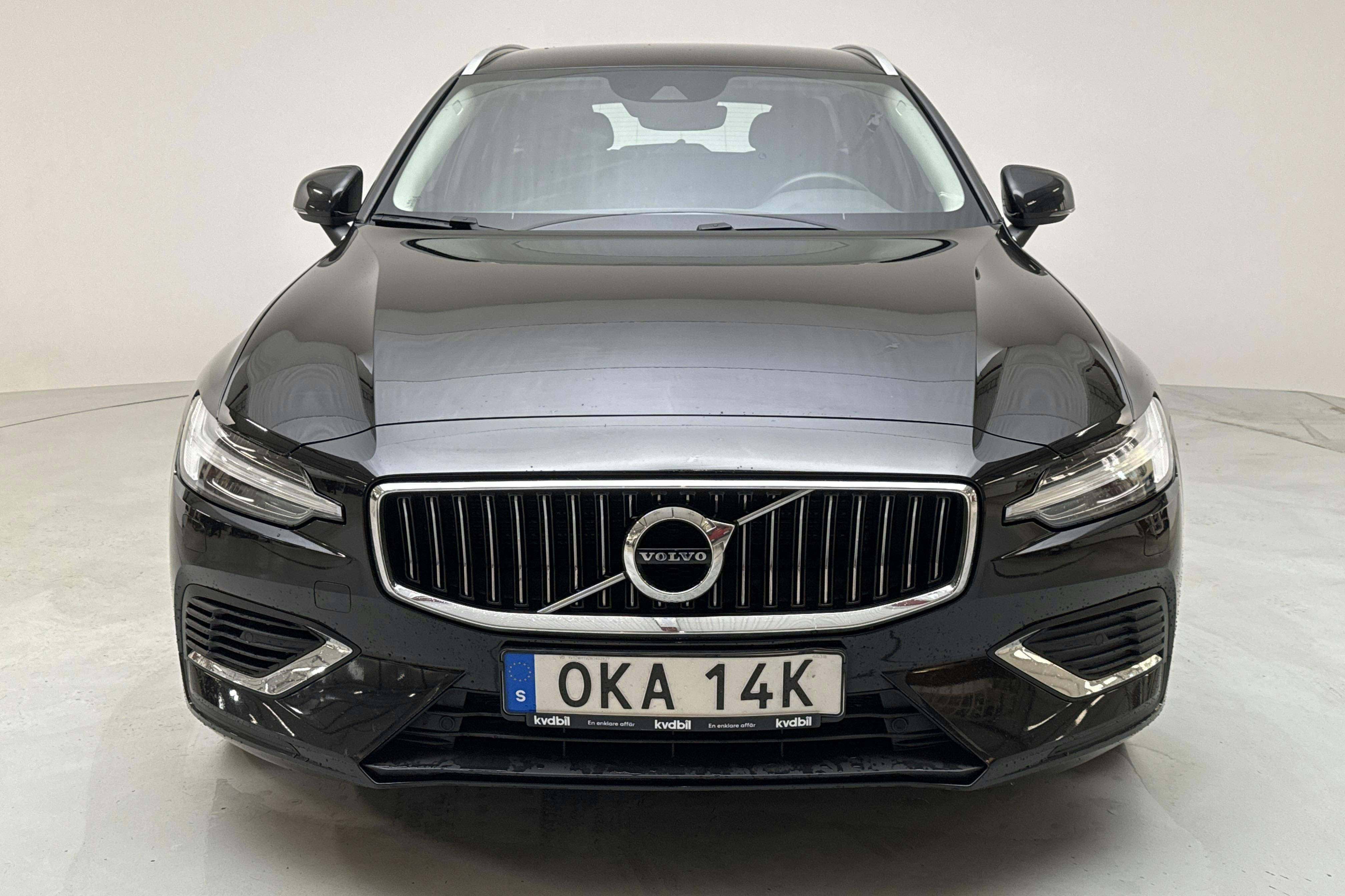 Volvo V60 T6 AWD Recharge (350hk) - 8 431 mil - Automat - svart - 2022